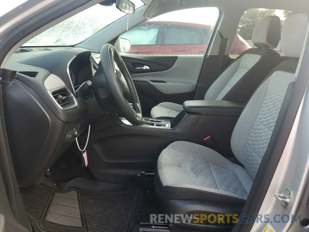 7 Photograph of a damaged car 3GNAXHEV9LS703314 CHEVROLET EQUINOX 2020