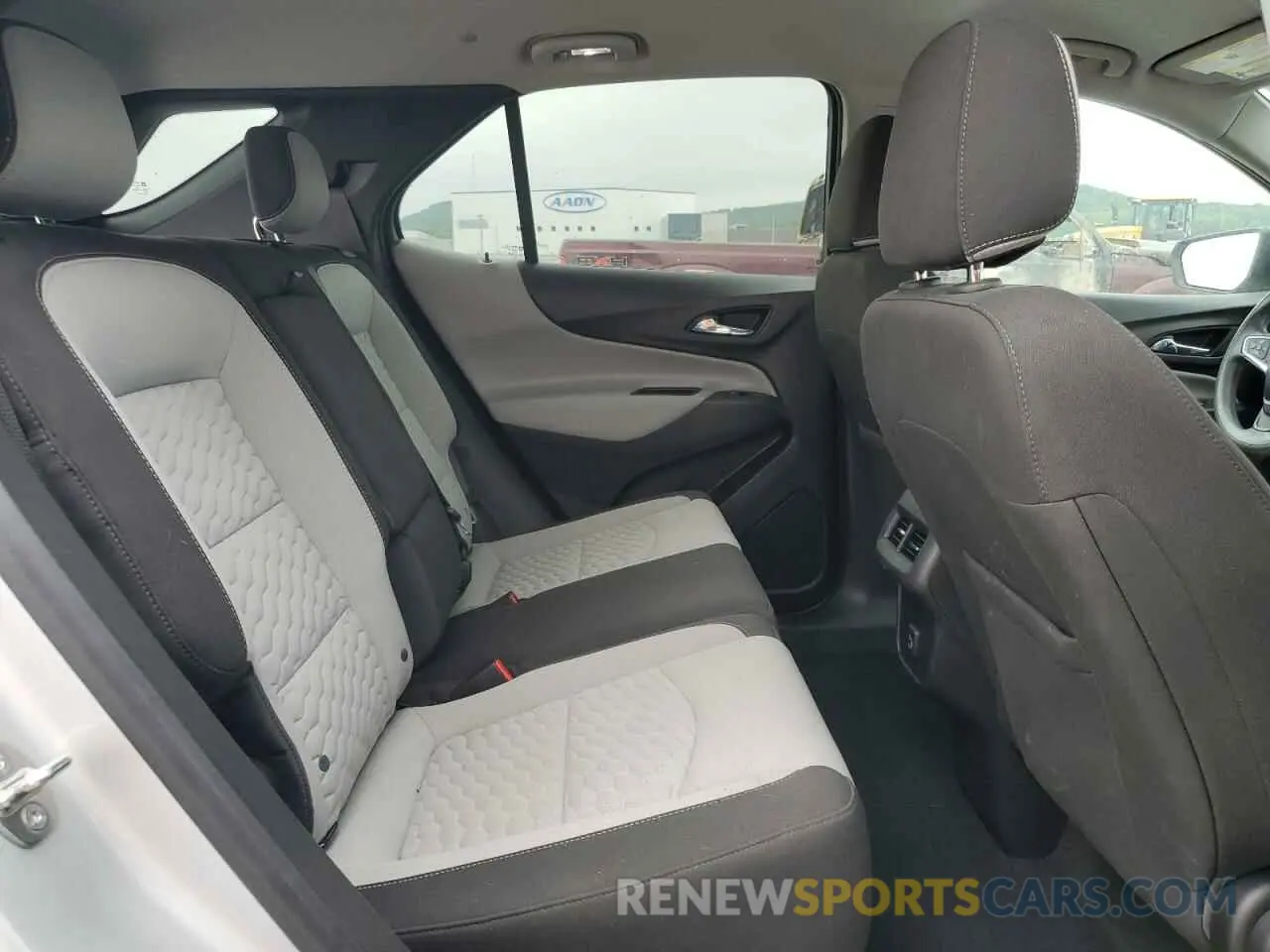 11 Фотография поврежденного автомобиля 3GNAXHEVXLS502523 CHEVROLET EQUINOX 2020