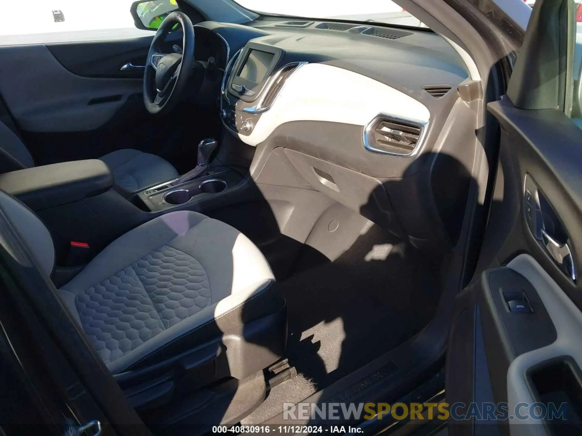 5 Photograph of a damaged car 3GNAXHEVXLS521380 CHEVROLET EQUINOX 2020