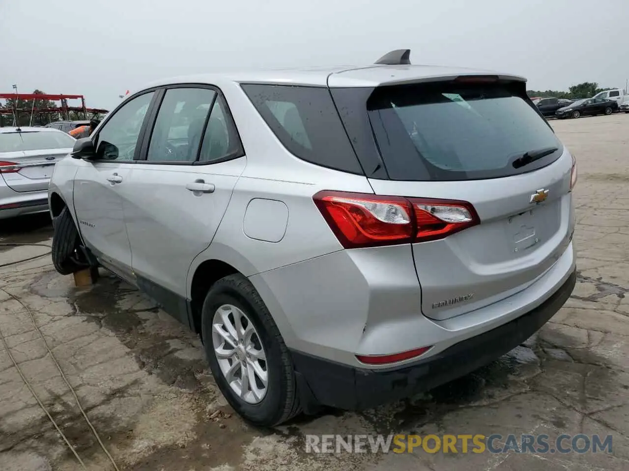 2 Фотография поврежденного автомобиля 3GNAXHEVXLS722812 CHEVROLET EQUINOX 2020
