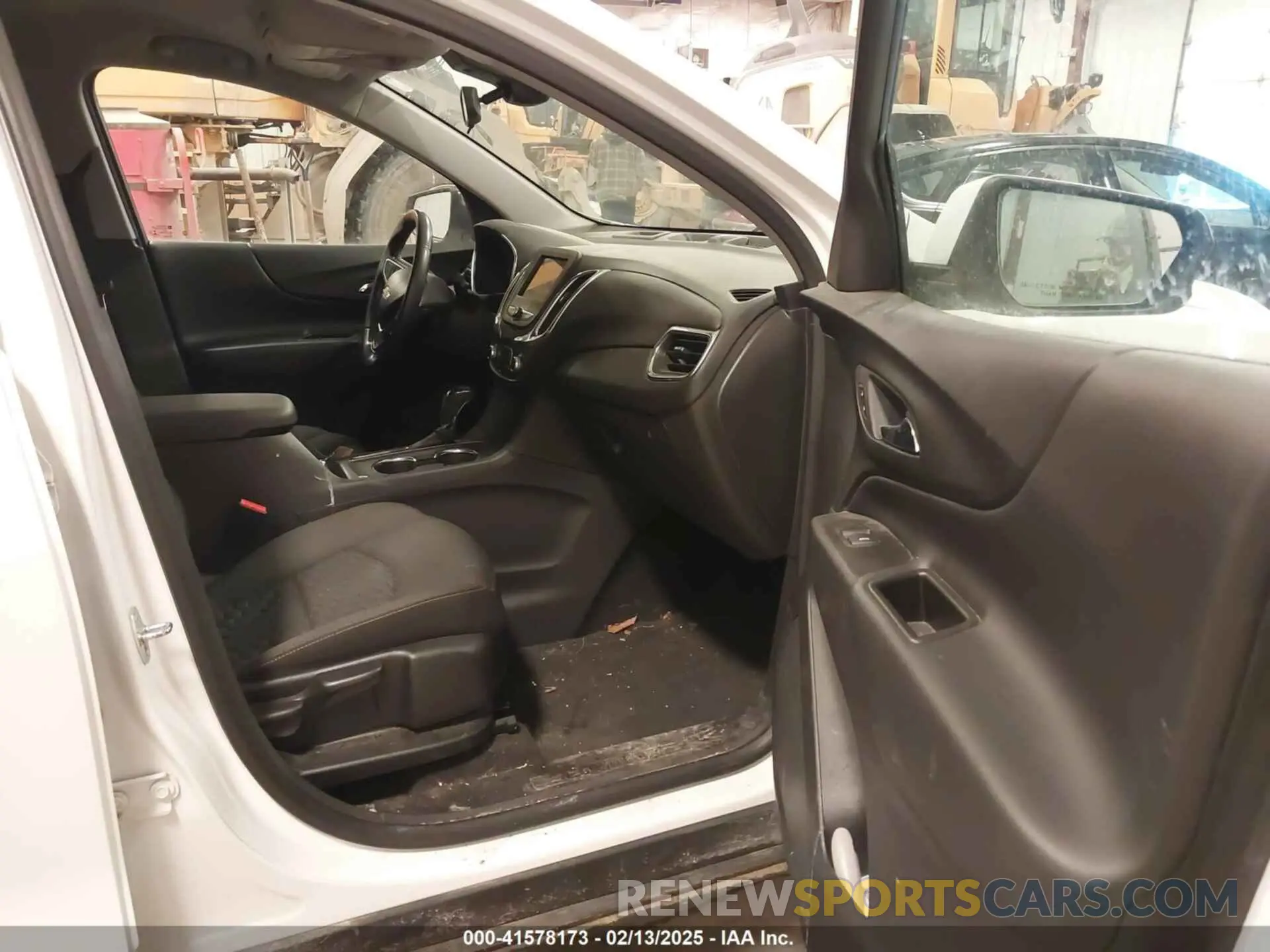 5 Photograph of a damaged car 3GNAXJEV0LS653264 CHEVROLET EQUINOX 2020