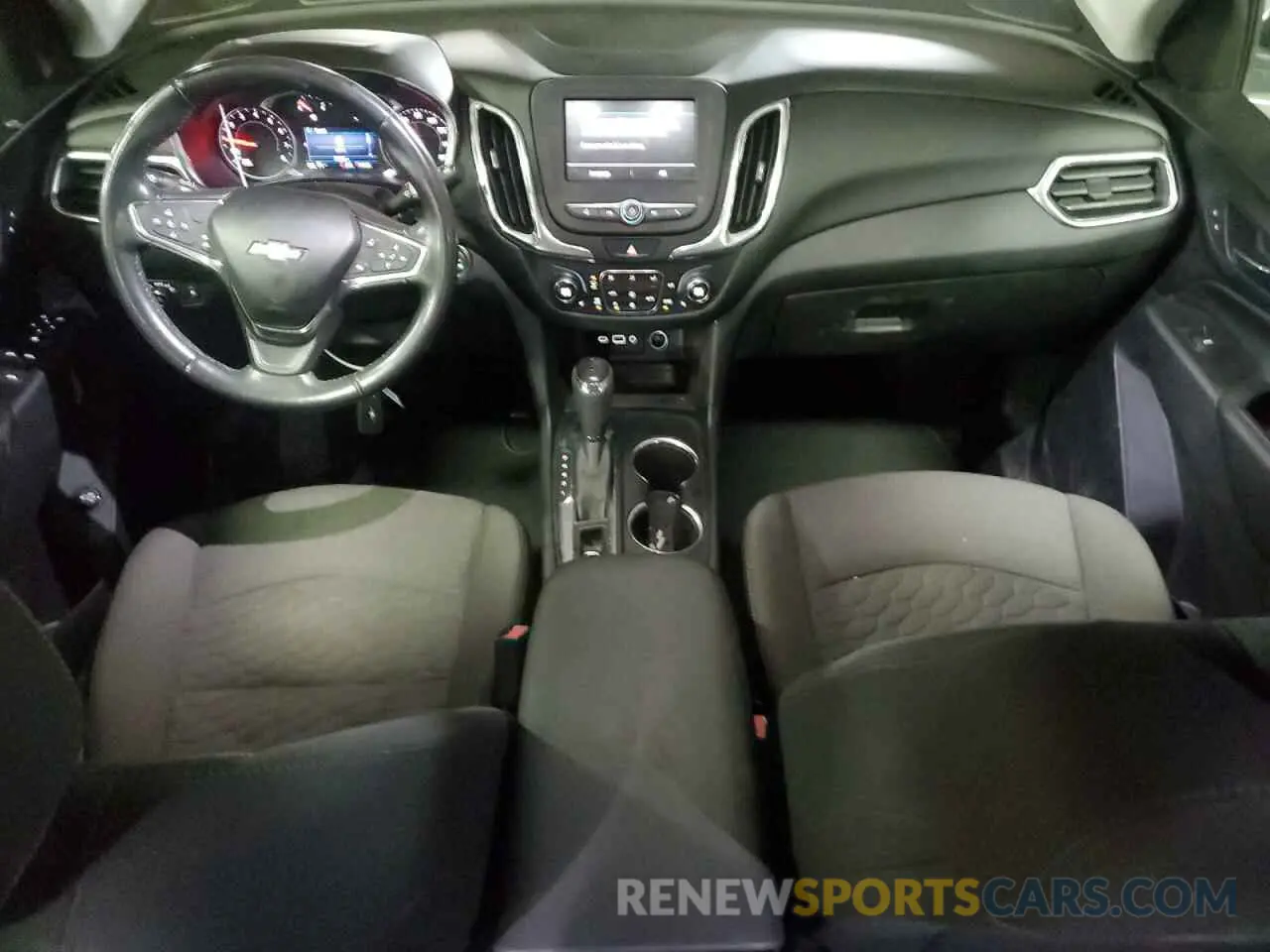 8 Photograph of a damaged car 3GNAXJEV2LL276060 CHEVROLET EQUINOX 2020