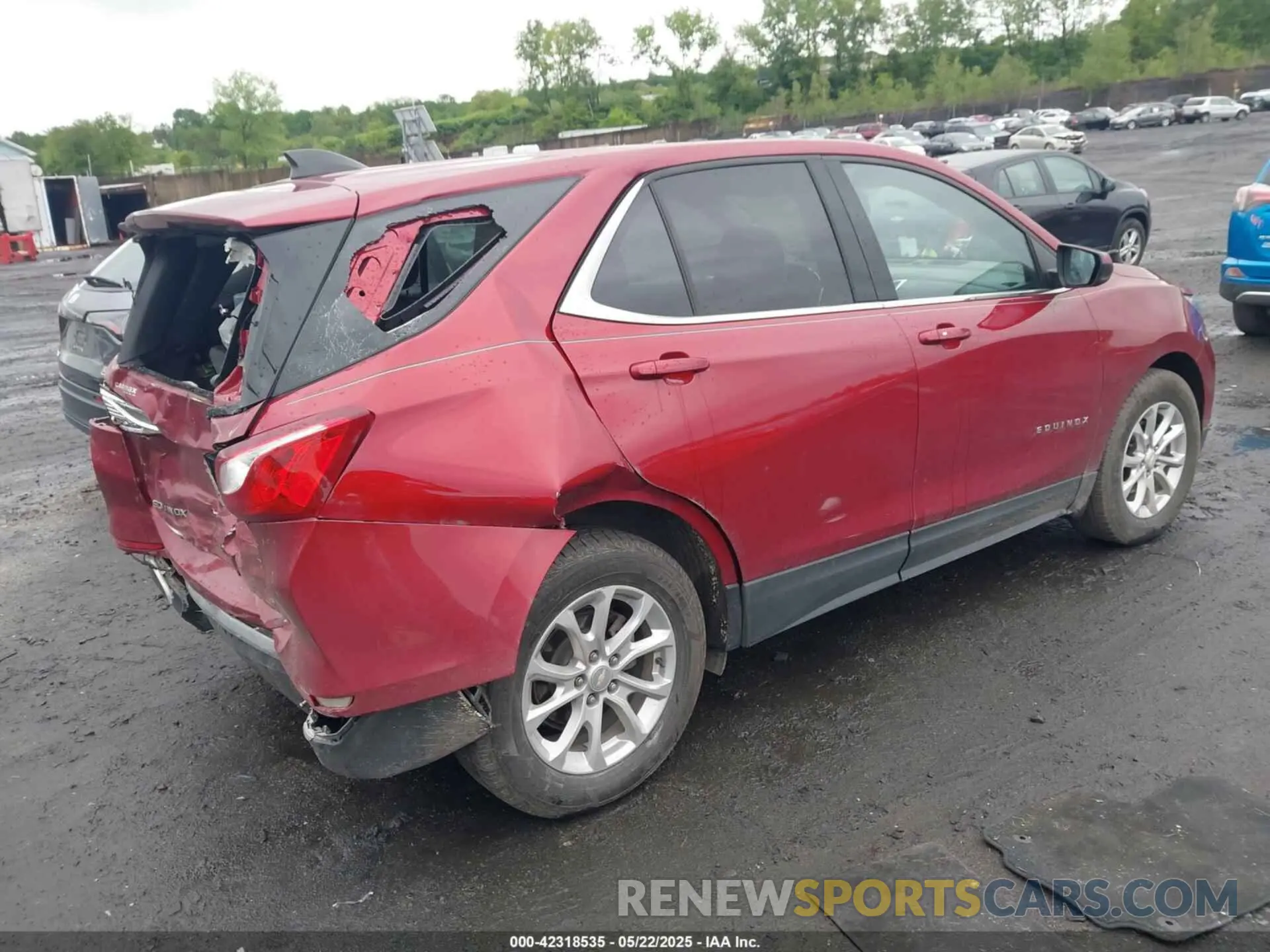 4 Photograph of a damaged car 3GNAXJEV4LS513346 CHEVROLET EQUINOX 2020