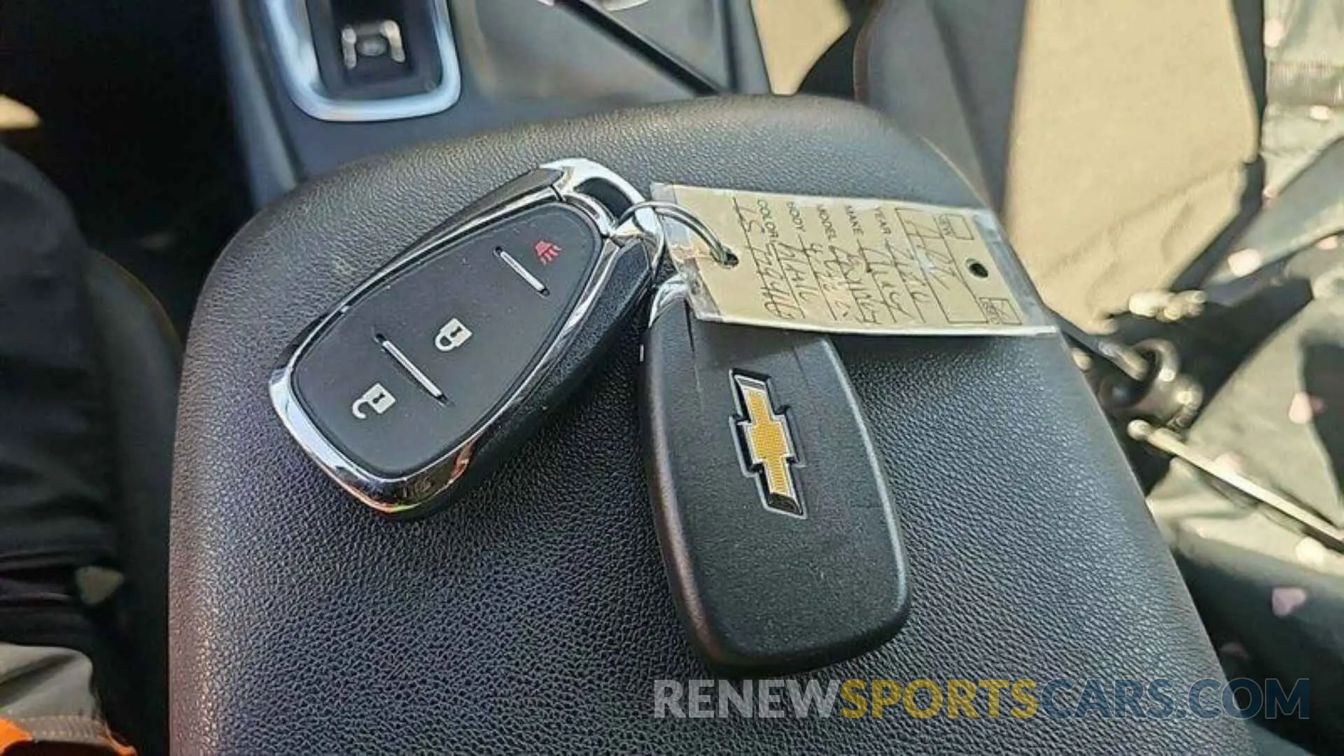 9 Photograph of a damaged car 3GNAXJEV5LS729416 CHEVROLET EQUINOX 2020