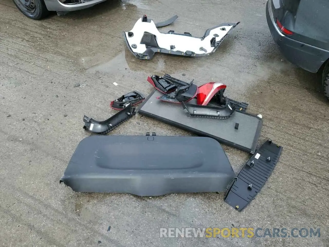 13 Photograph of a damaged car 3GNAXJEV6LS589330 CHEVROLET EQUINOX 2020