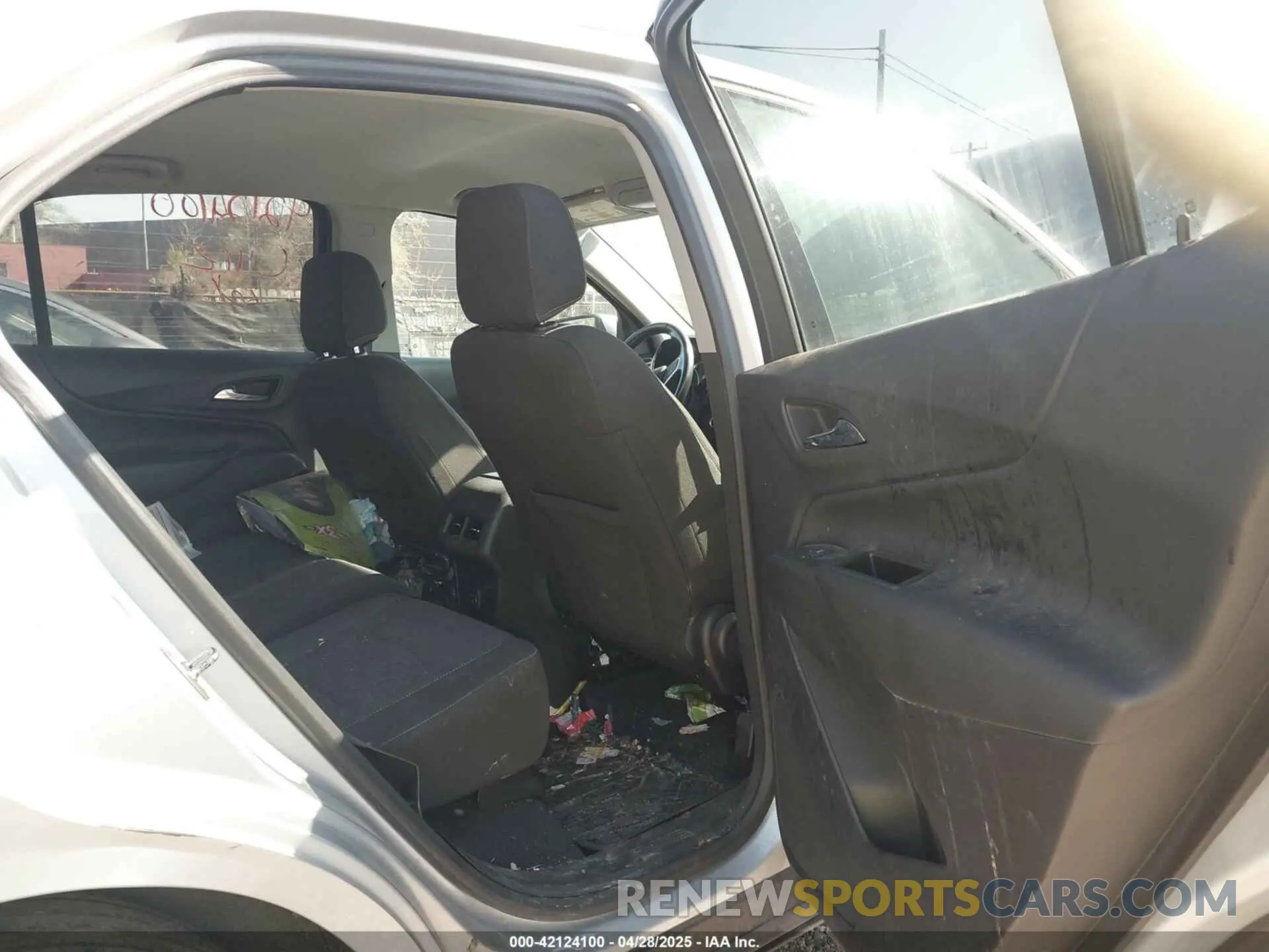 8 Photograph of a damaged car 3GNAXJEV8LL287144 CHEVROLET EQUINOX 2020