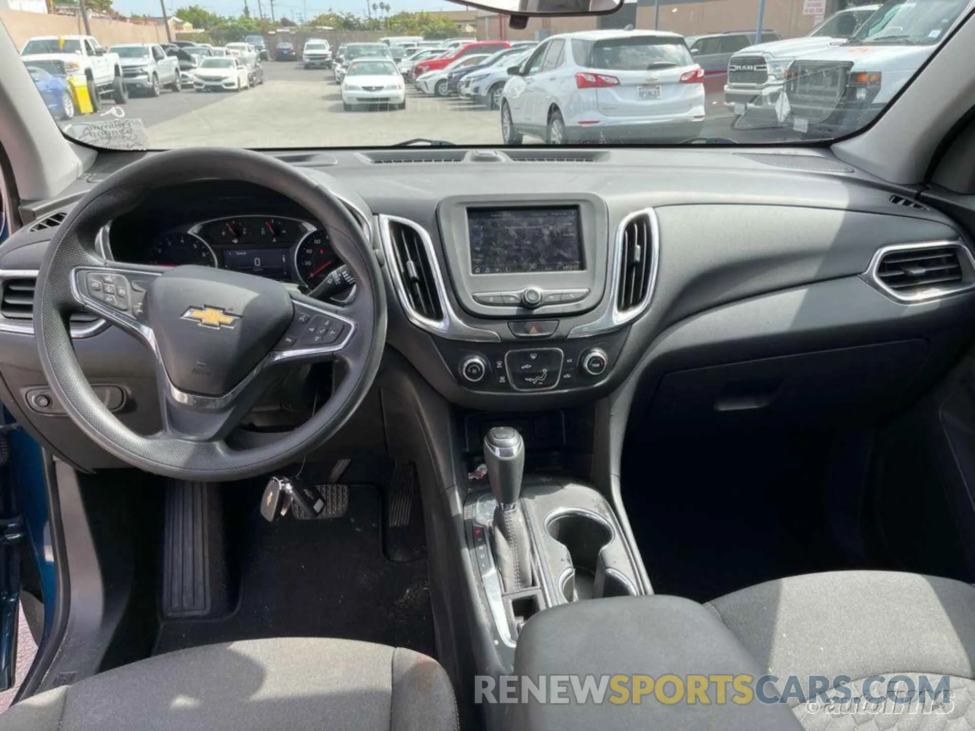 5 Photograph of a damaged car 3GNAXJEV8LL331417 CHEVROLET EQUINOX 2020