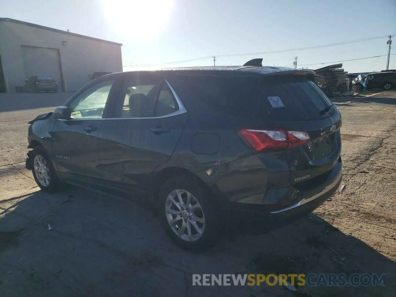 2 Photograph of a damaged car 3GNAXJEV8LS670605 CHEVROLET EQUINOX 2020