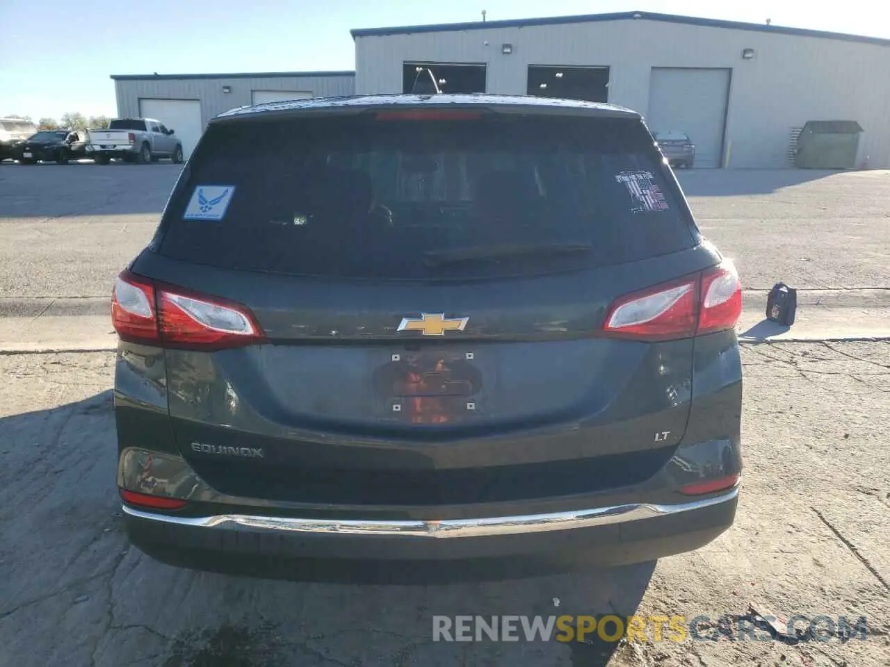 6 Photograph of a damaged car 3GNAXJEV8LS670605 CHEVROLET EQUINOX 2020