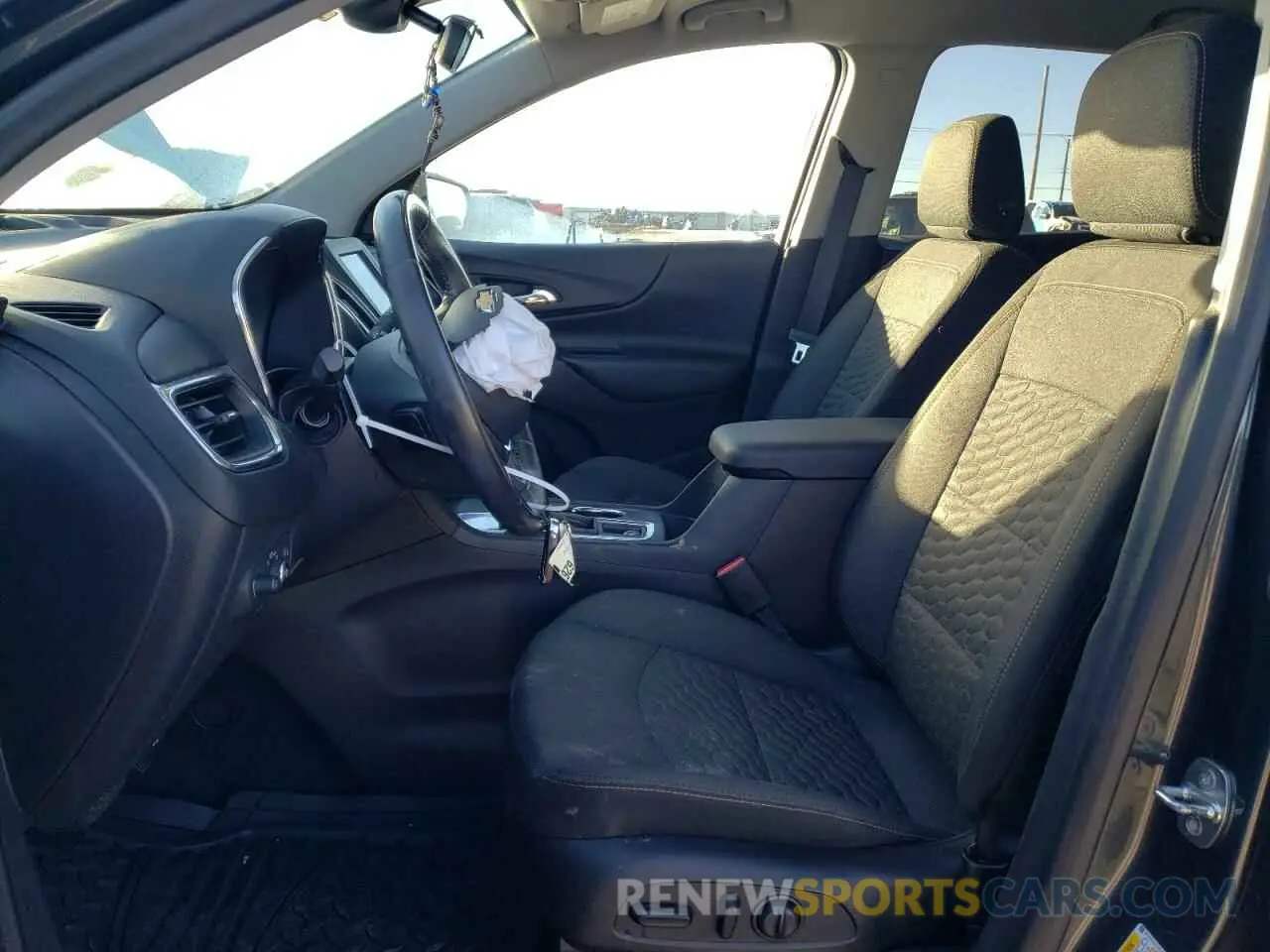 7 Photograph of a damaged car 3GNAXJEV8LS670605 CHEVROLET EQUINOX 2020