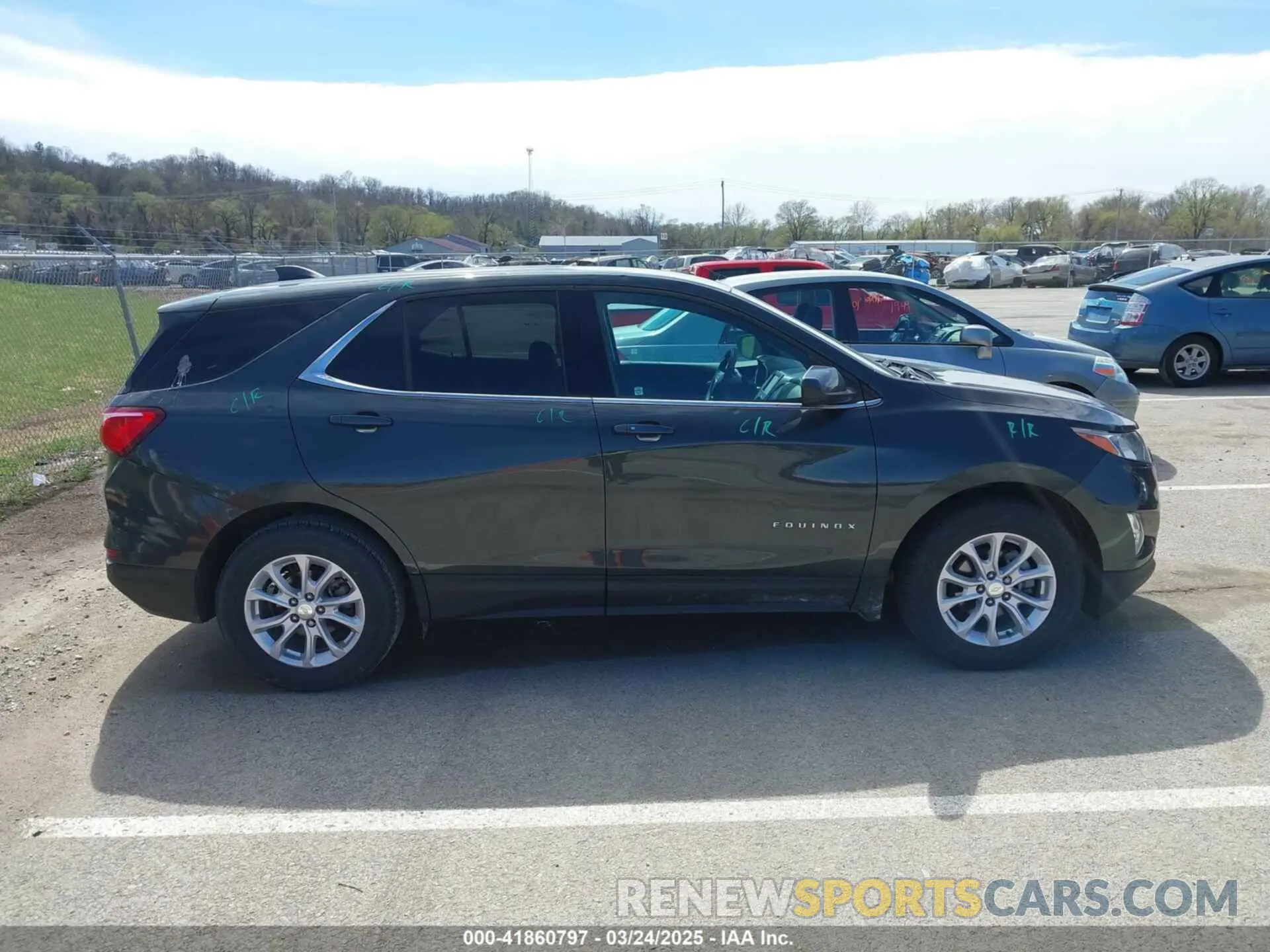 13 Фотография поврежденного автомобиля 3GNAXJEVXLS521368 CHEVROLET EQUINOX 2020