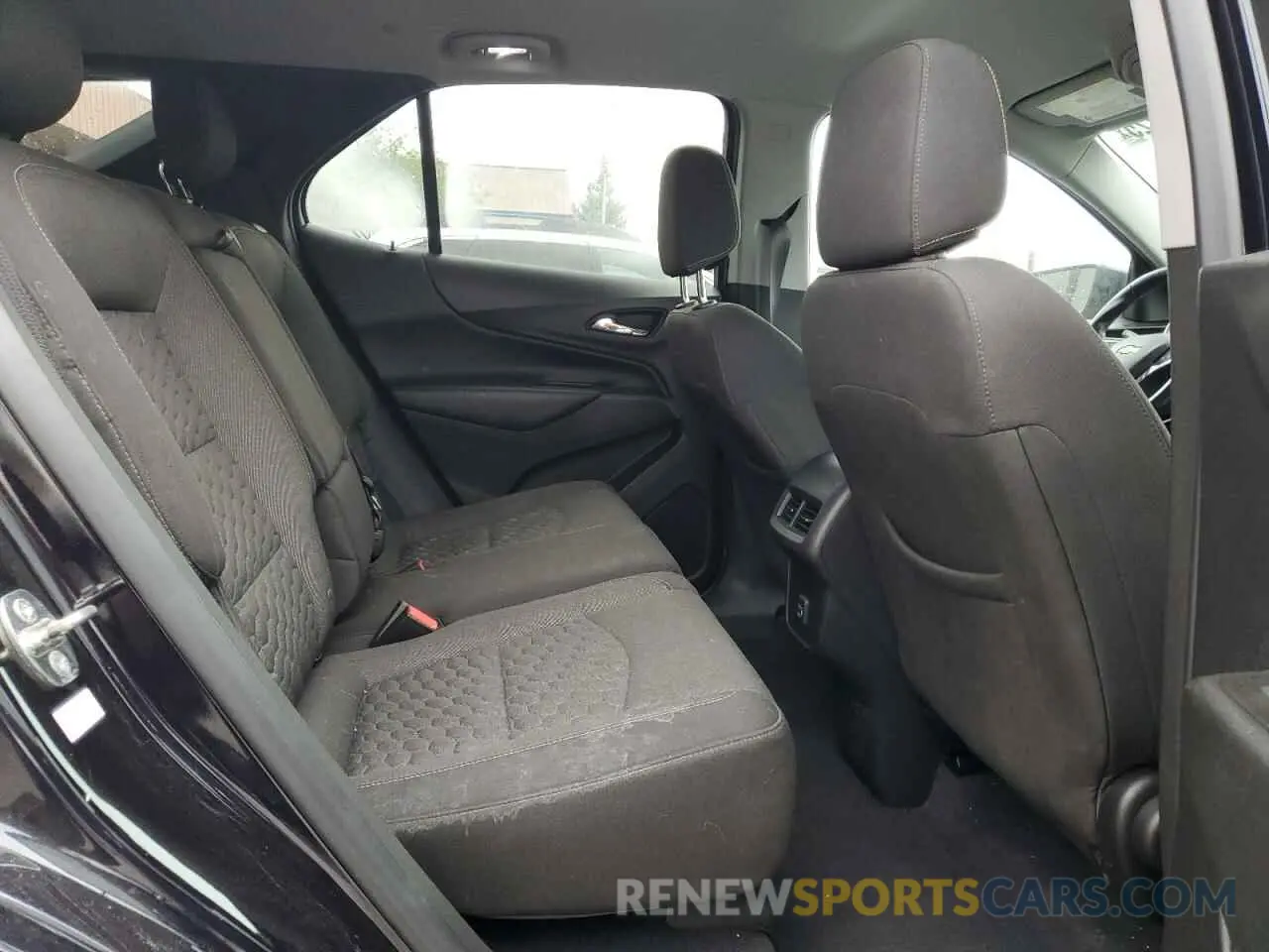 11 Photograph of a damaged car 3GNAXJEVXLS528028 CHEVROLET EQUINOX 2020