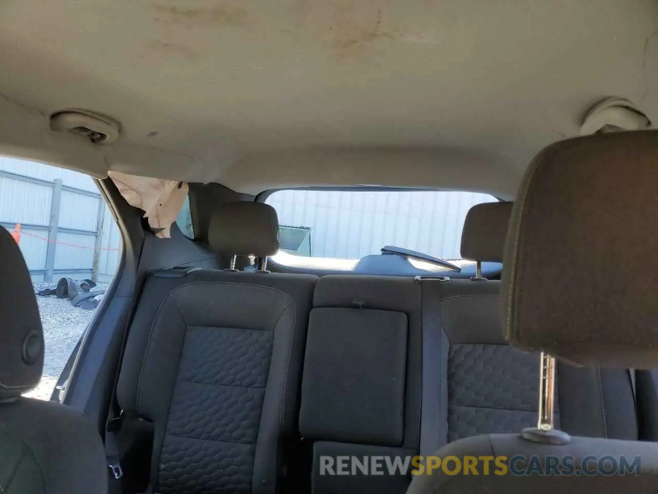 10 Photograph of a damaged car 3GNAXKEV0LL116684 CHEVROLET EQUINOX 2020