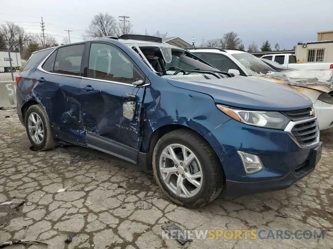 4 Photograph of a damaged car 3GNAXKEV0LL332907 CHEVROLET EQUINOX 2020