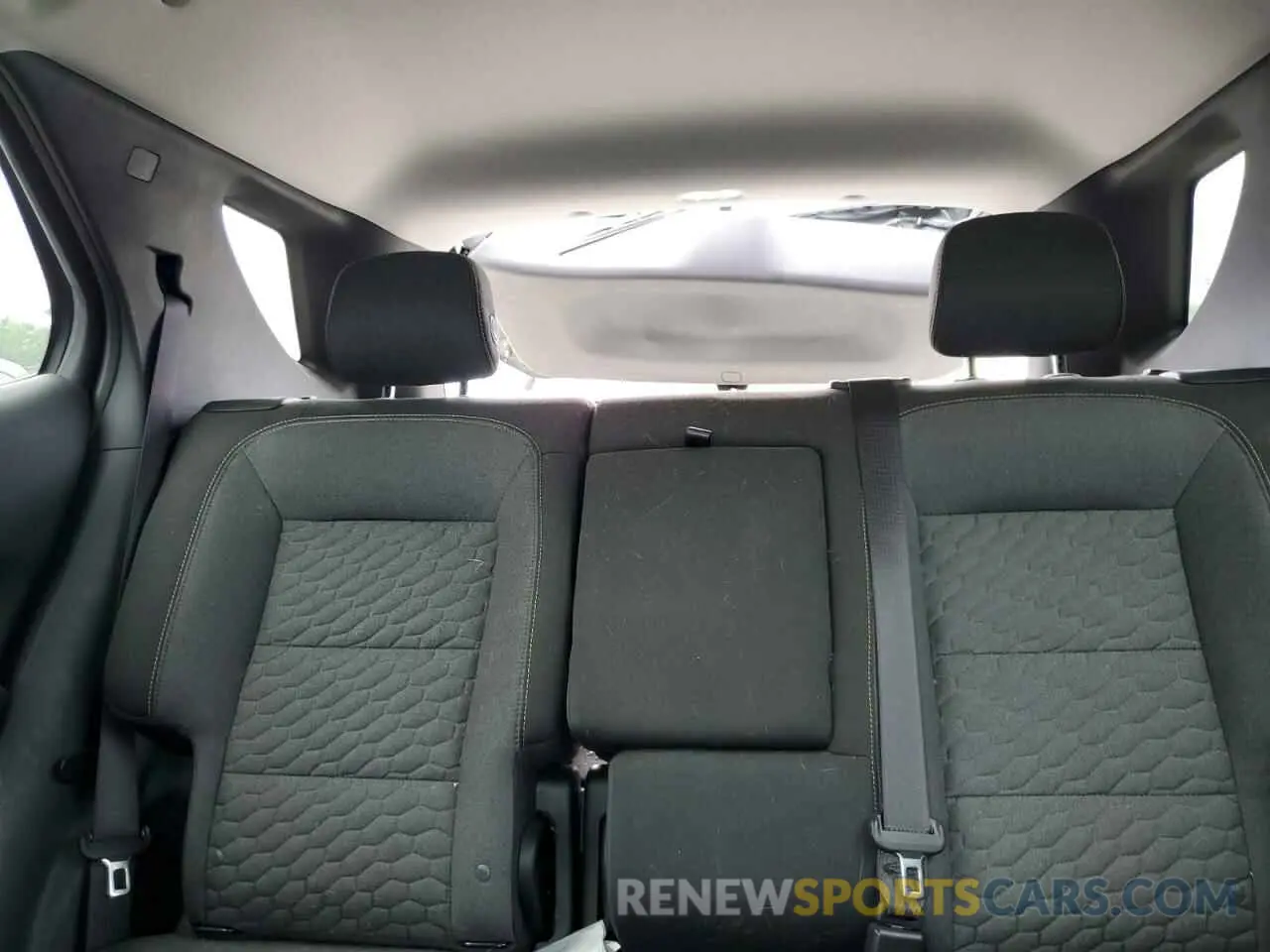 10 Photograph of a damaged car 3GNAXKEV1LL186047 CHEVROLET EQUINOX 2020