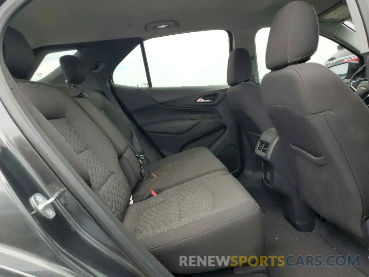11 Photograph of a damaged car 3GNAXKEV1LL186047 CHEVROLET EQUINOX 2020