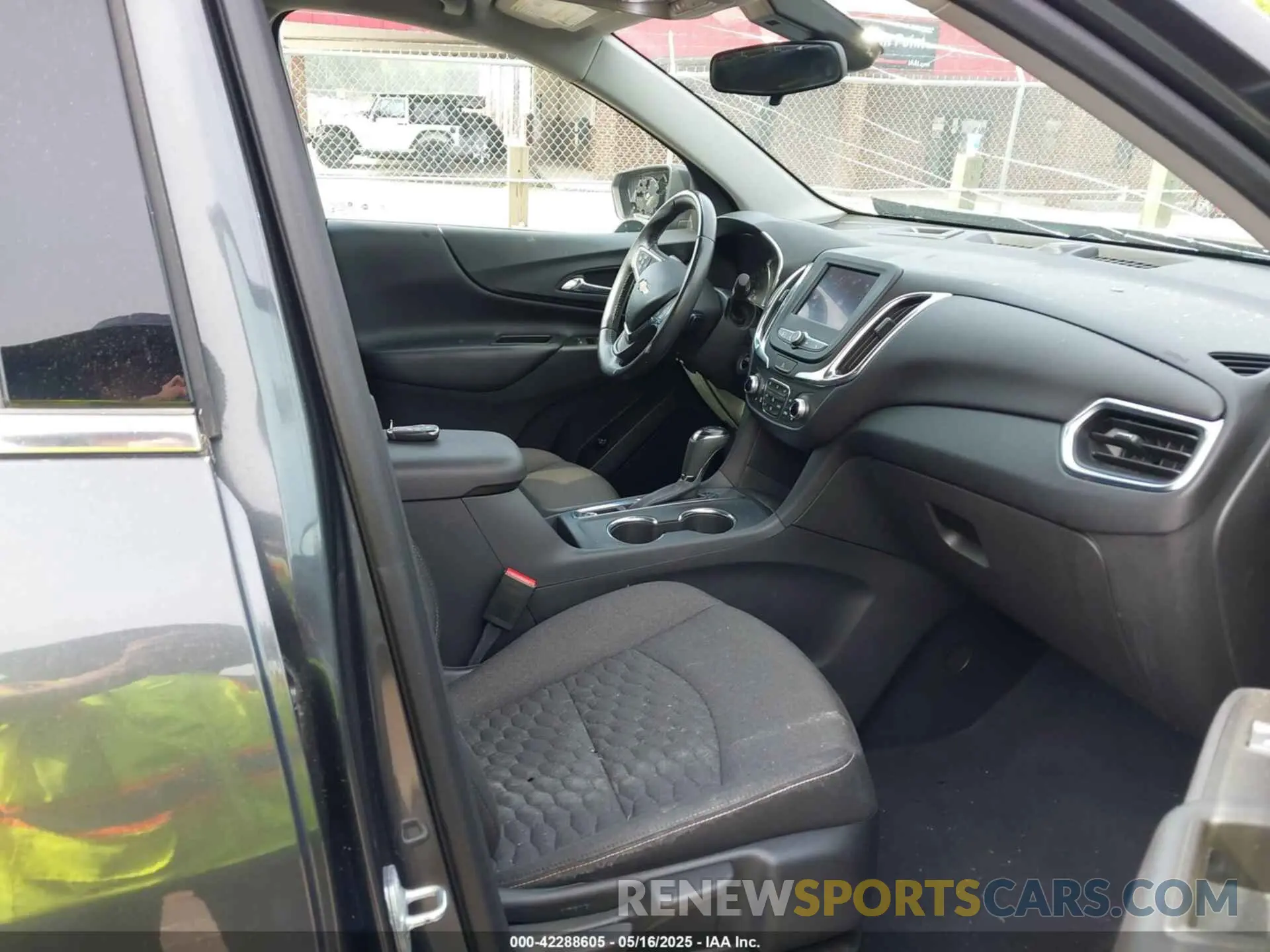 5 Фотография поврежденного автомобиля 3GNAXKEV1LL259871 CHEVROLET EQUINOX 2020