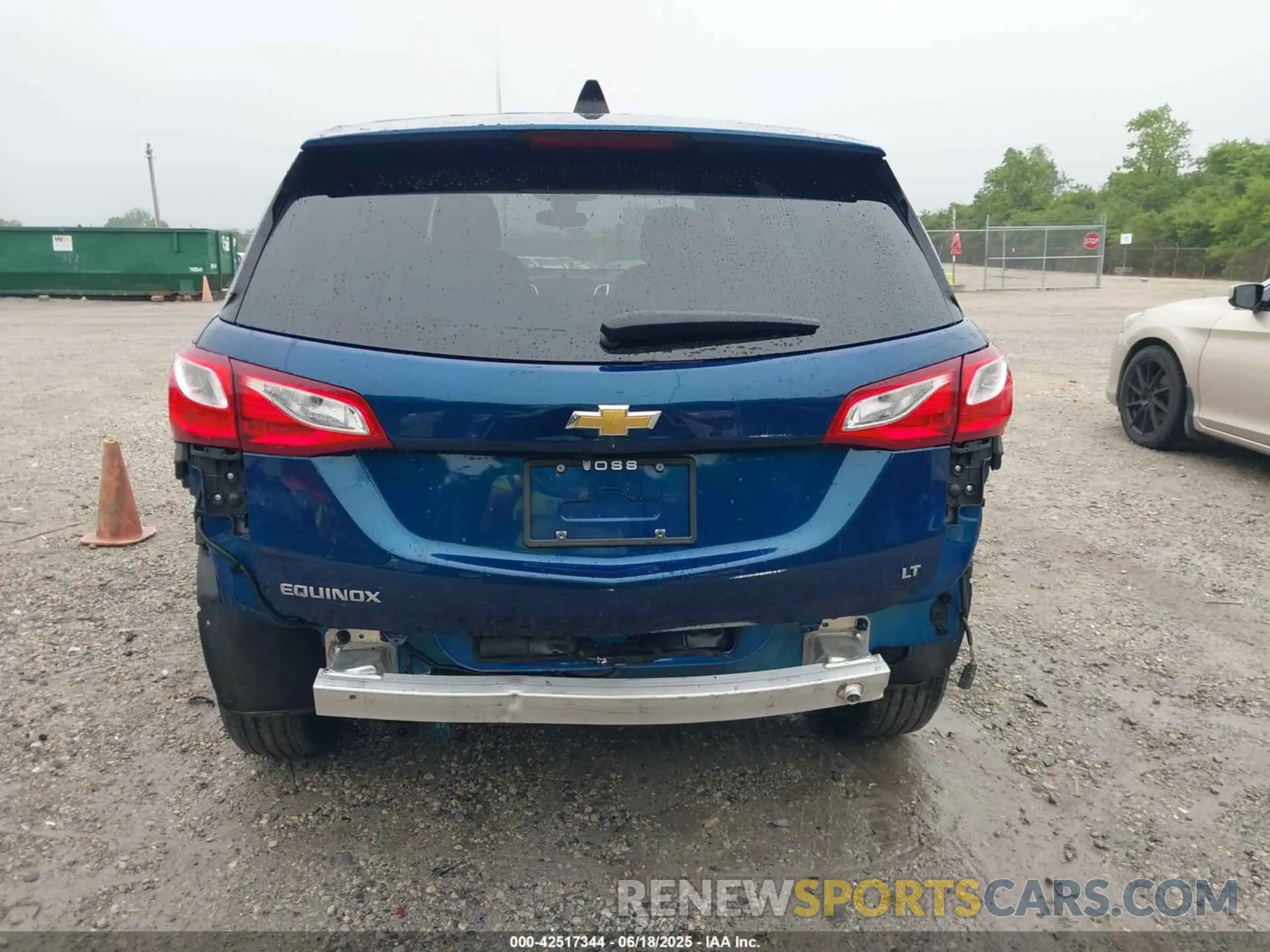 17 Photograph of a damaged car 3GNAXKEV1LL334665 CHEVROLET EQUINOX 2020
