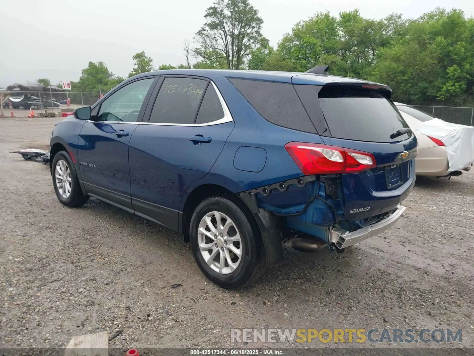 3 Photograph of a damaged car 3GNAXKEV1LL334665 CHEVROLET EQUINOX 2020