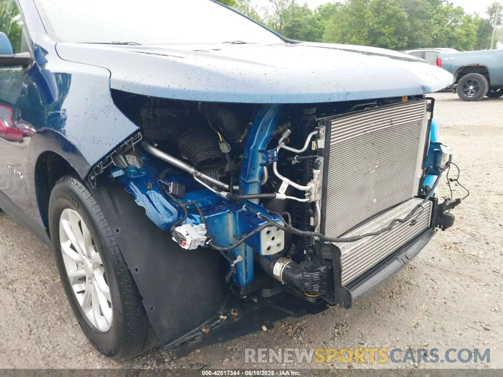 6 Photograph of a damaged car 3GNAXKEV1LL334665 CHEVROLET EQUINOX 2020