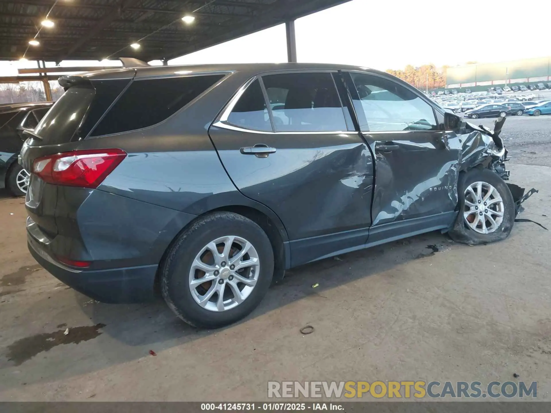 4 Photograph of a damaged car 3GNAXKEV1LS526500 CHEVROLET EQUINOX 2020