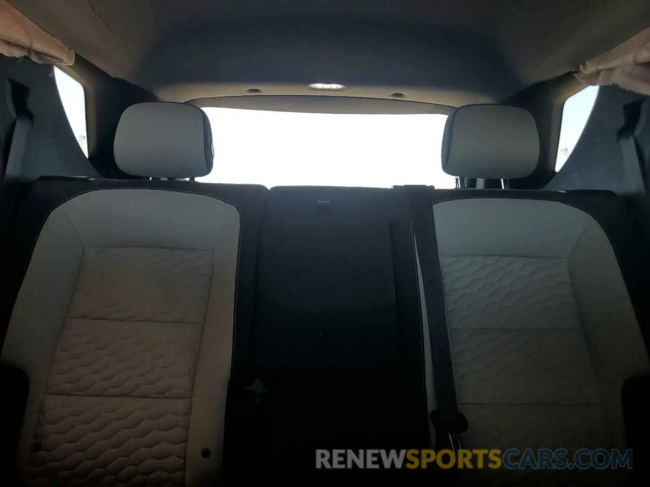 10 Photograph of a damaged car 3GNAXKEV1LS620487 CHEVROLET EQUINOX 2020