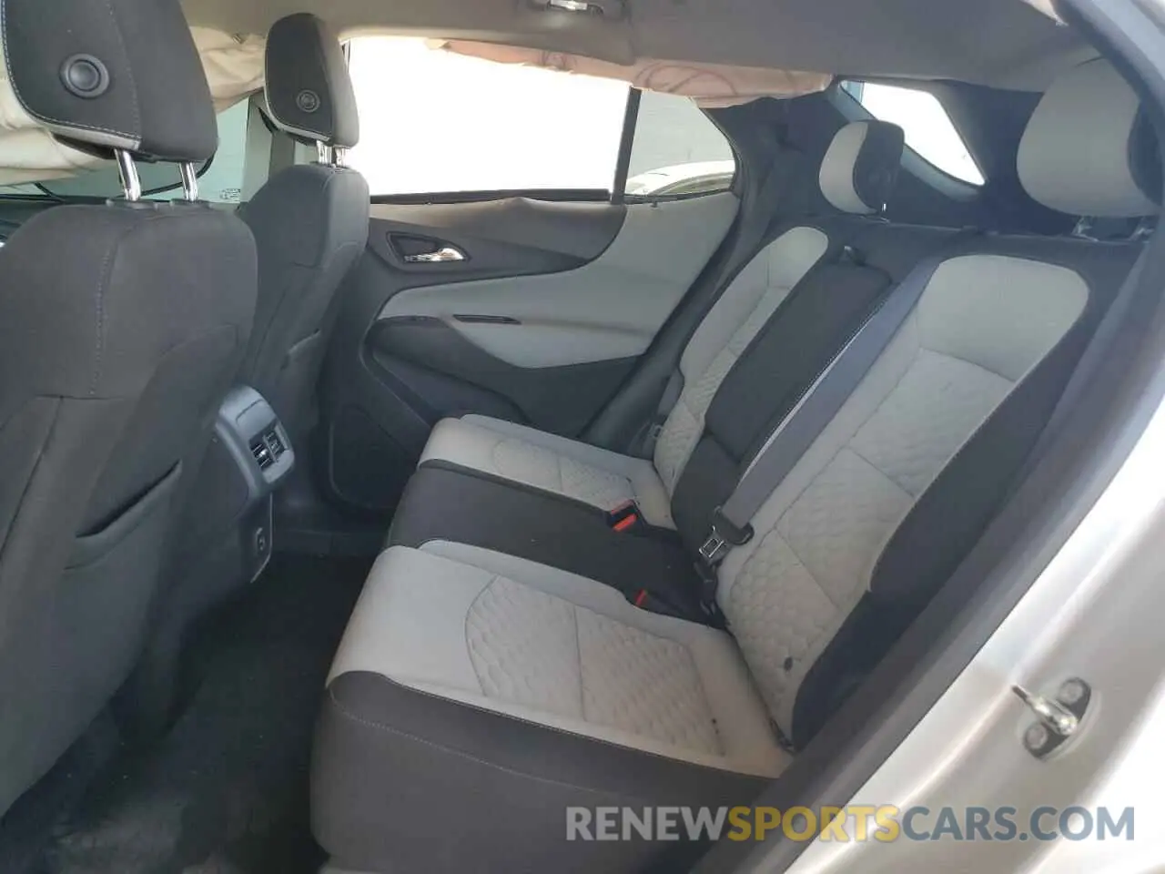 11 Photograph of a damaged car 3GNAXKEV1LS620487 CHEVROLET EQUINOX 2020