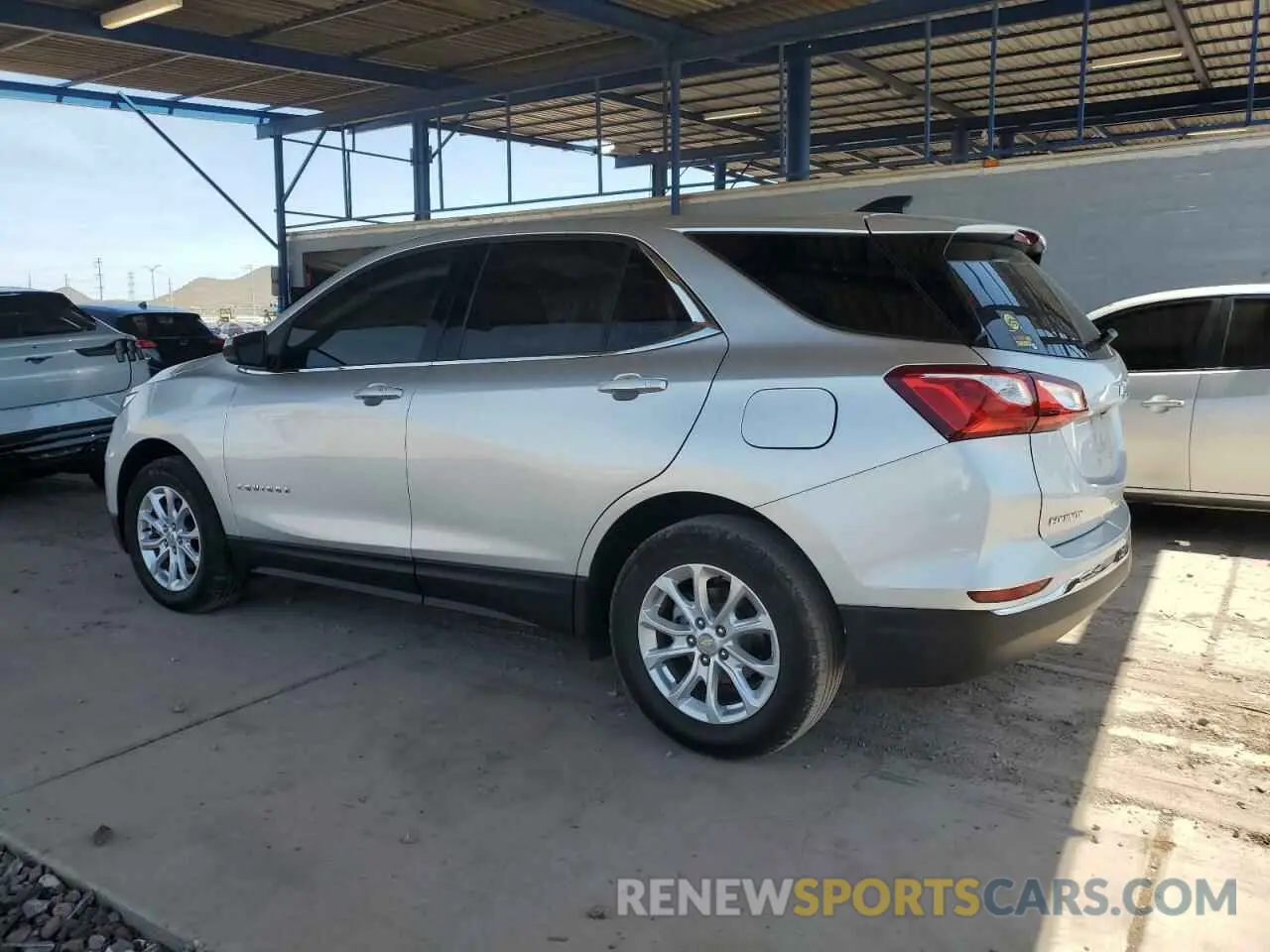 2 Photograph of a damaged car 3GNAXKEV1LS620487 CHEVROLET EQUINOX 2020