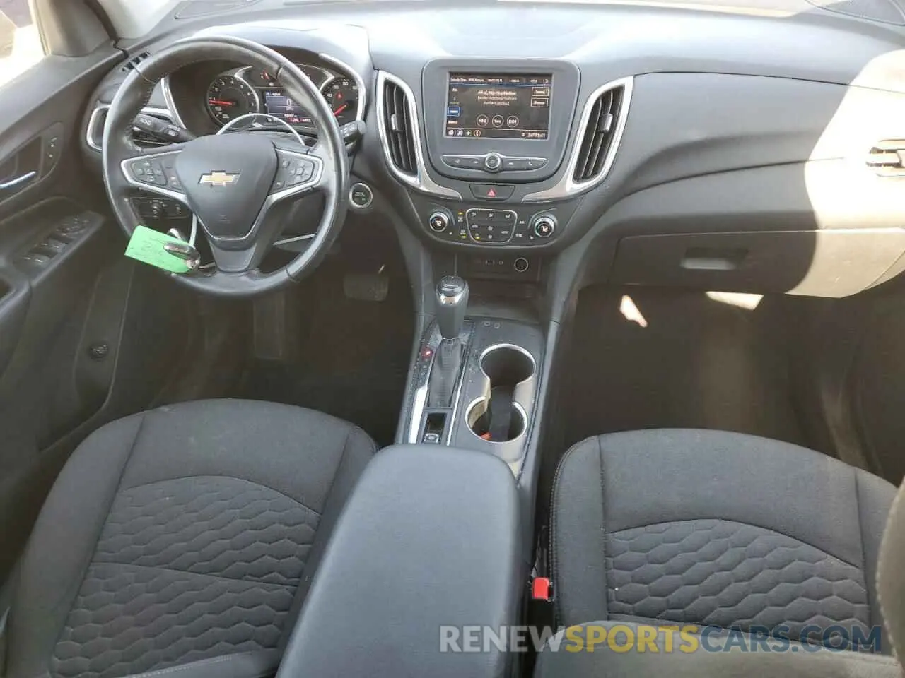 8 Photograph of a damaged car 3GNAXKEV2LL159164 CHEVROLET EQUINOX 2020