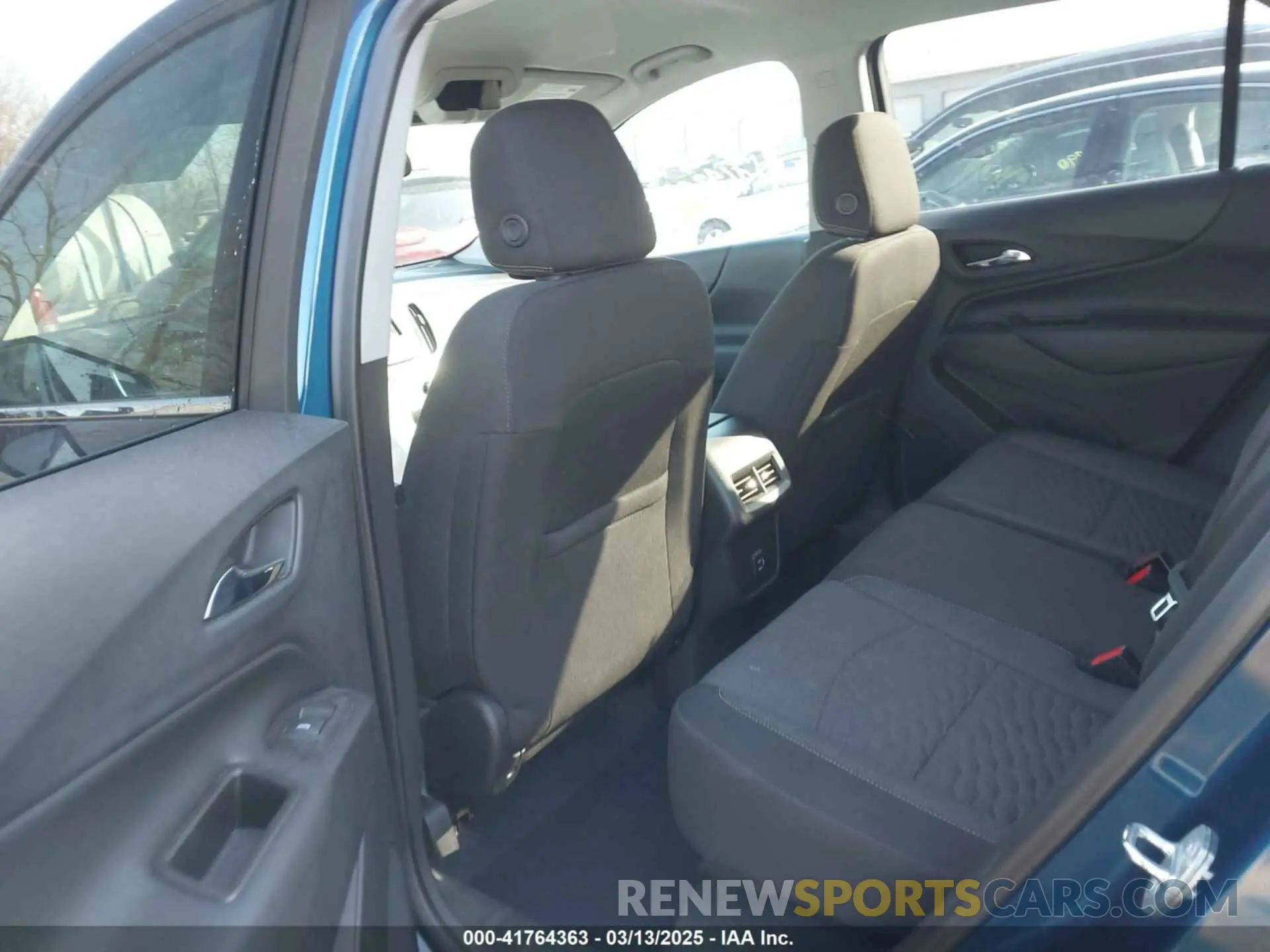8 Фотография поврежденного автомобиля 3GNAXKEV2LL325053 CHEVROLET EQUINOX 2020