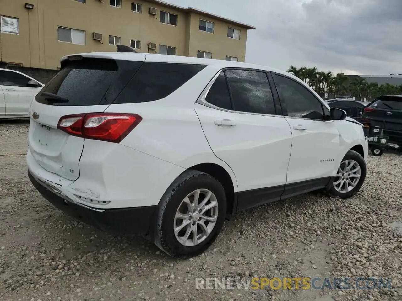 3 Photograph of a damaged car 3GNAXKEV2LS558498 CHEVROLET EQUINOX 2020