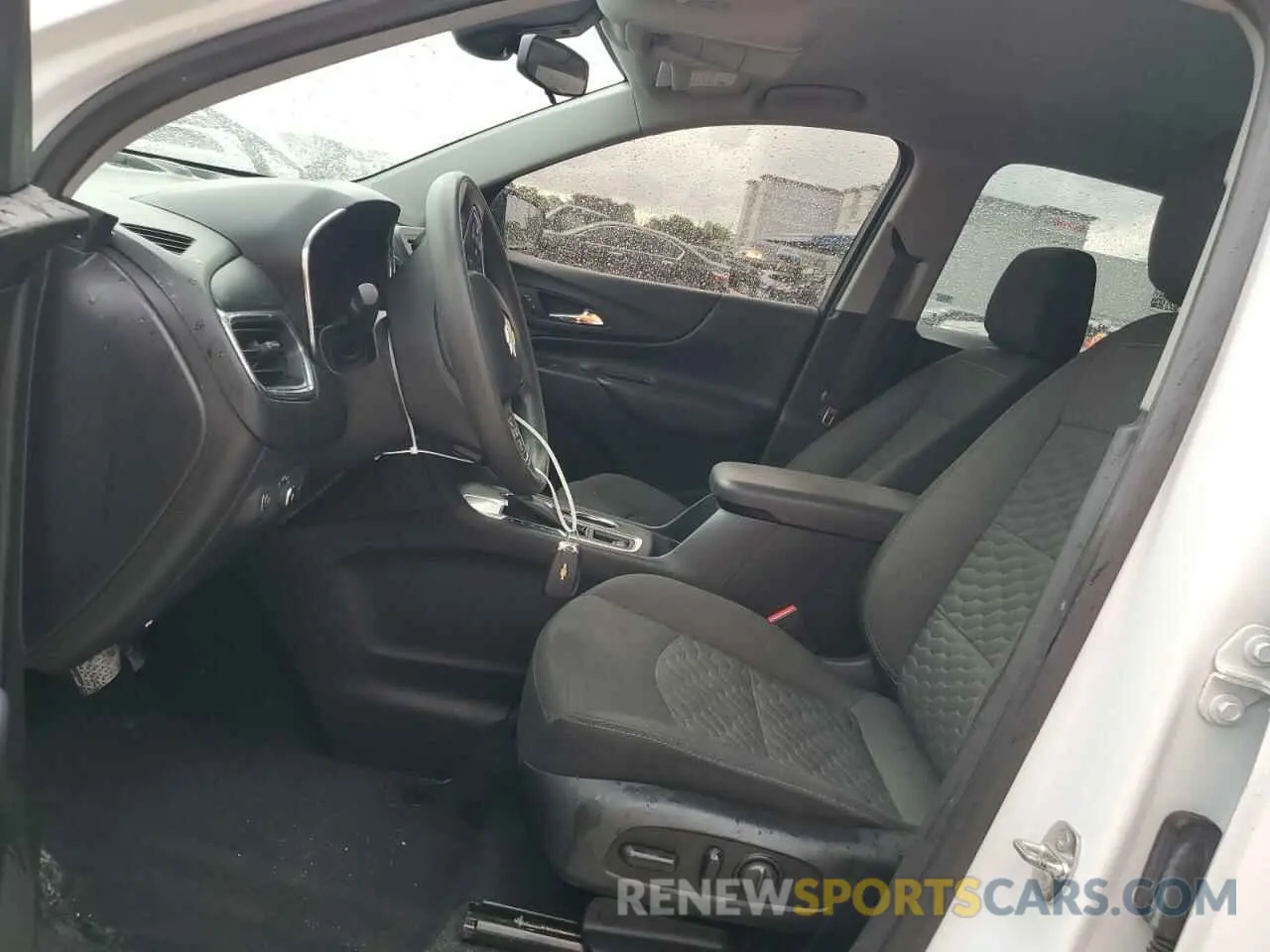 7 Photograph of a damaged car 3GNAXKEV2LS558498 CHEVROLET EQUINOX 2020