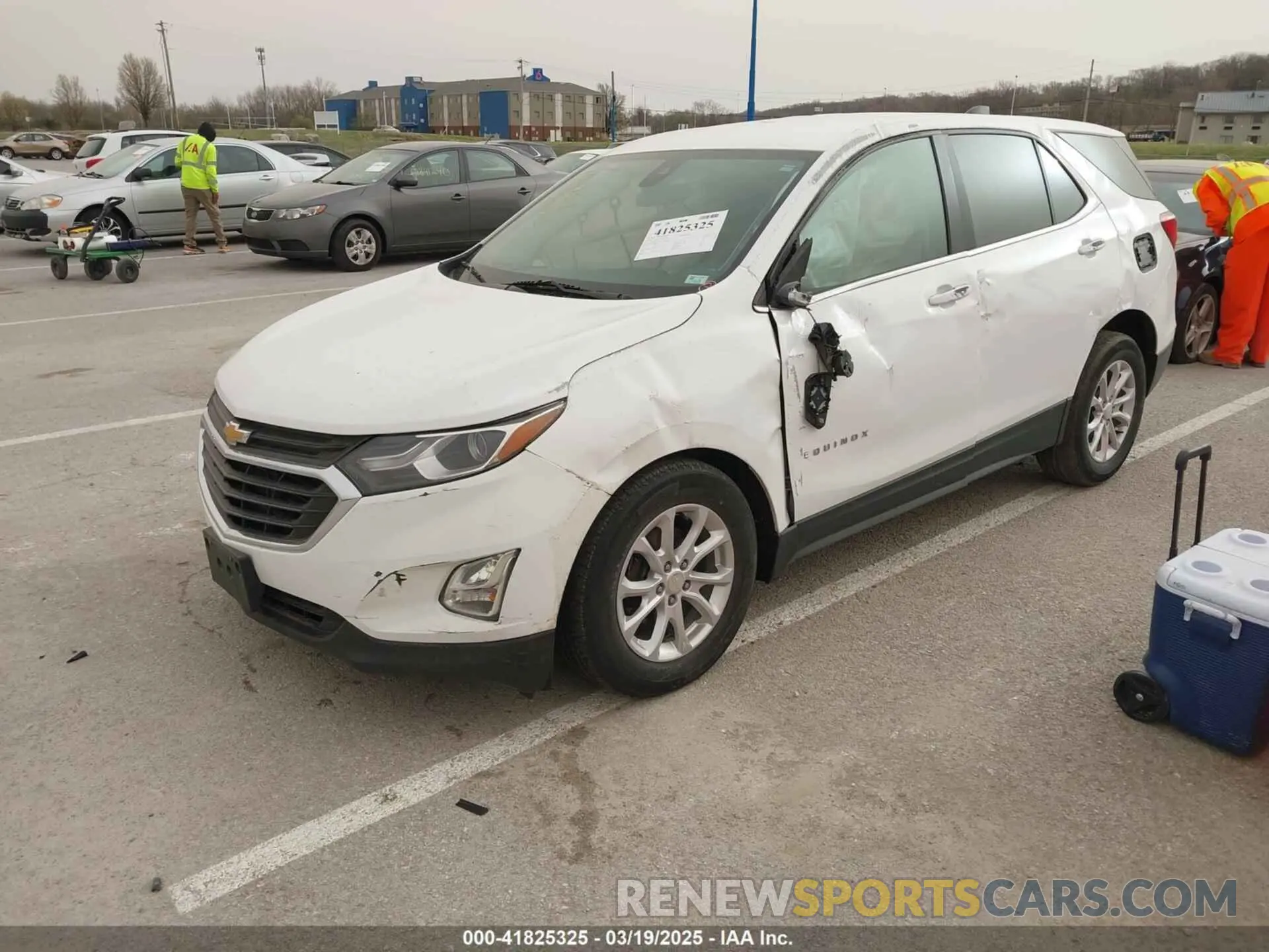 2 Photograph of a damaged car 3GNAXKEV3LL274582 CHEVROLET EQUINOX 2020