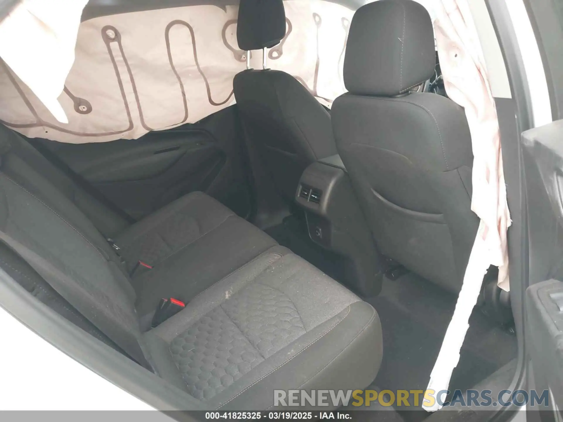 8 Photograph of a damaged car 3GNAXKEV3LL274582 CHEVROLET EQUINOX 2020