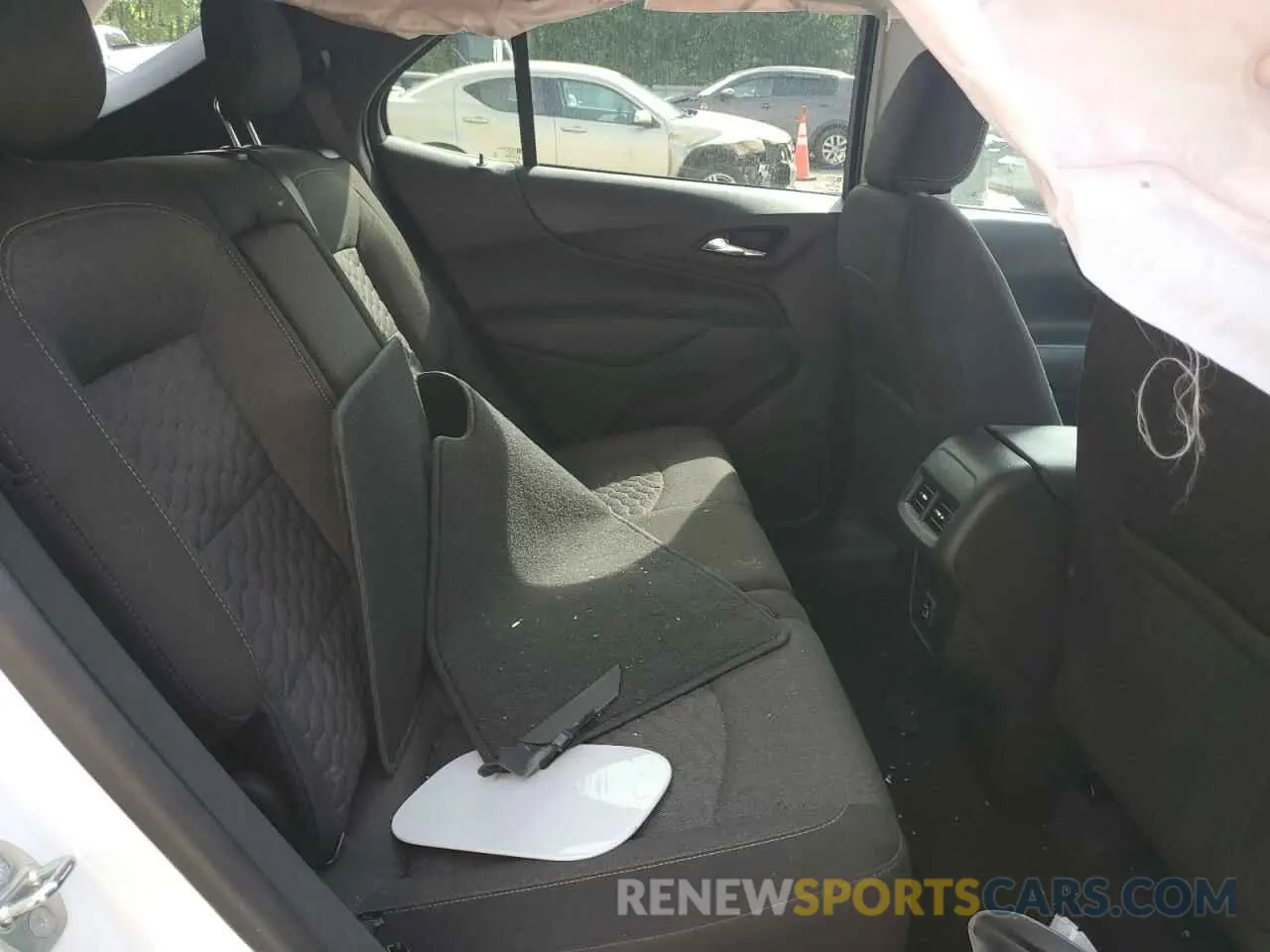11 Photograph of a damaged car 3GNAXKEV3LL283427 CHEVROLET EQUINOX 2020