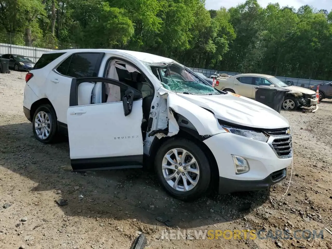 4 Photograph of a damaged car 3GNAXKEV3LL283427 CHEVROLET EQUINOX 2020