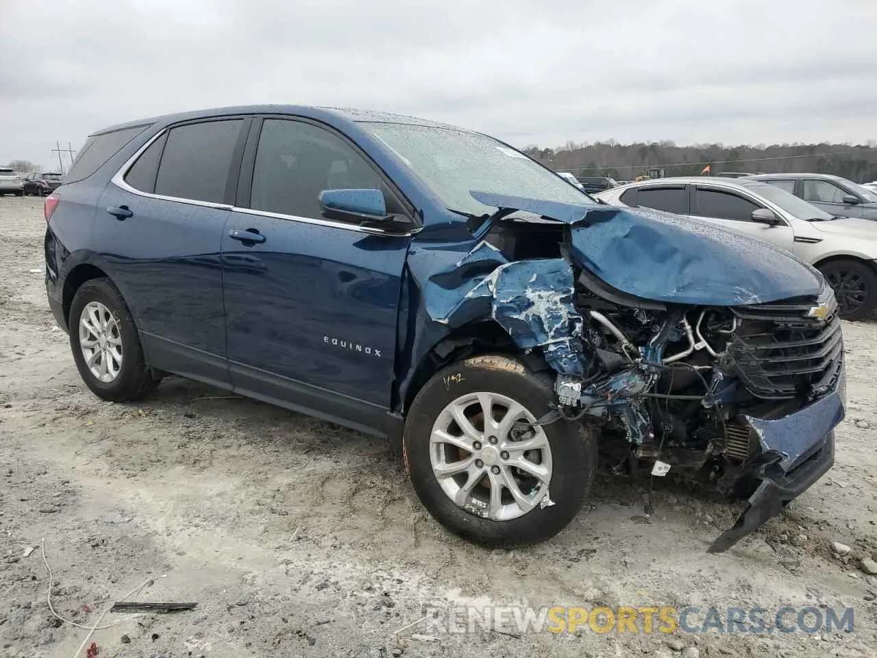 4 Photograph of a damaged car 3GNAXKEV3LL325305 CHEVROLET EQUINOX 2020