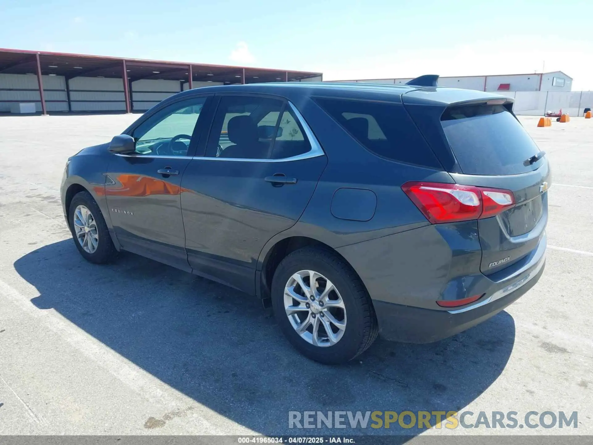 3 Фотография поврежденного автомобиля 3GNAXKEV3LS677385 CHEVROLET EQUINOX 2020
