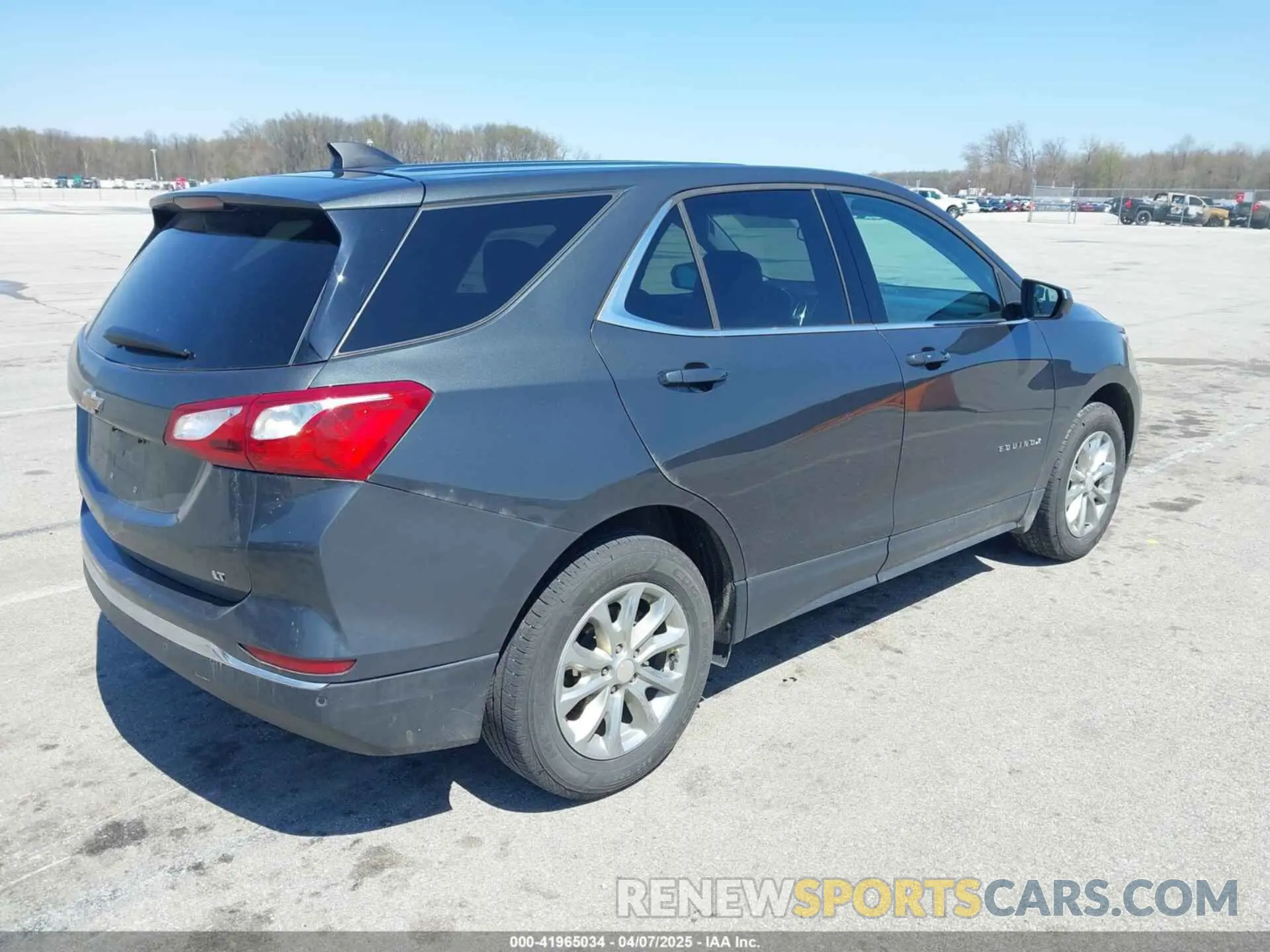 4 Фотография поврежденного автомобиля 3GNAXKEV3LS677385 CHEVROLET EQUINOX 2020