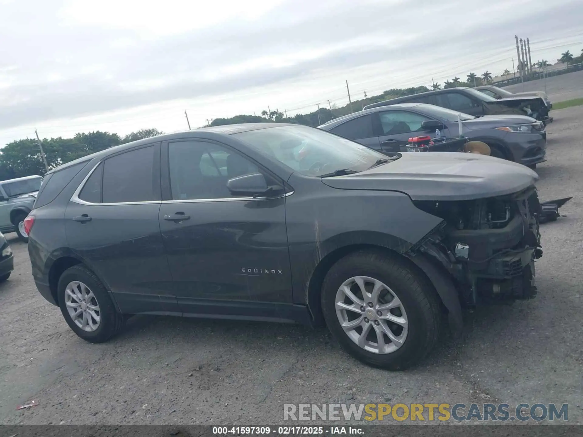 12 Фотография поврежденного автомобиля 3GNAXKEV4LS513837 CHEVROLET EQUINOX 2020