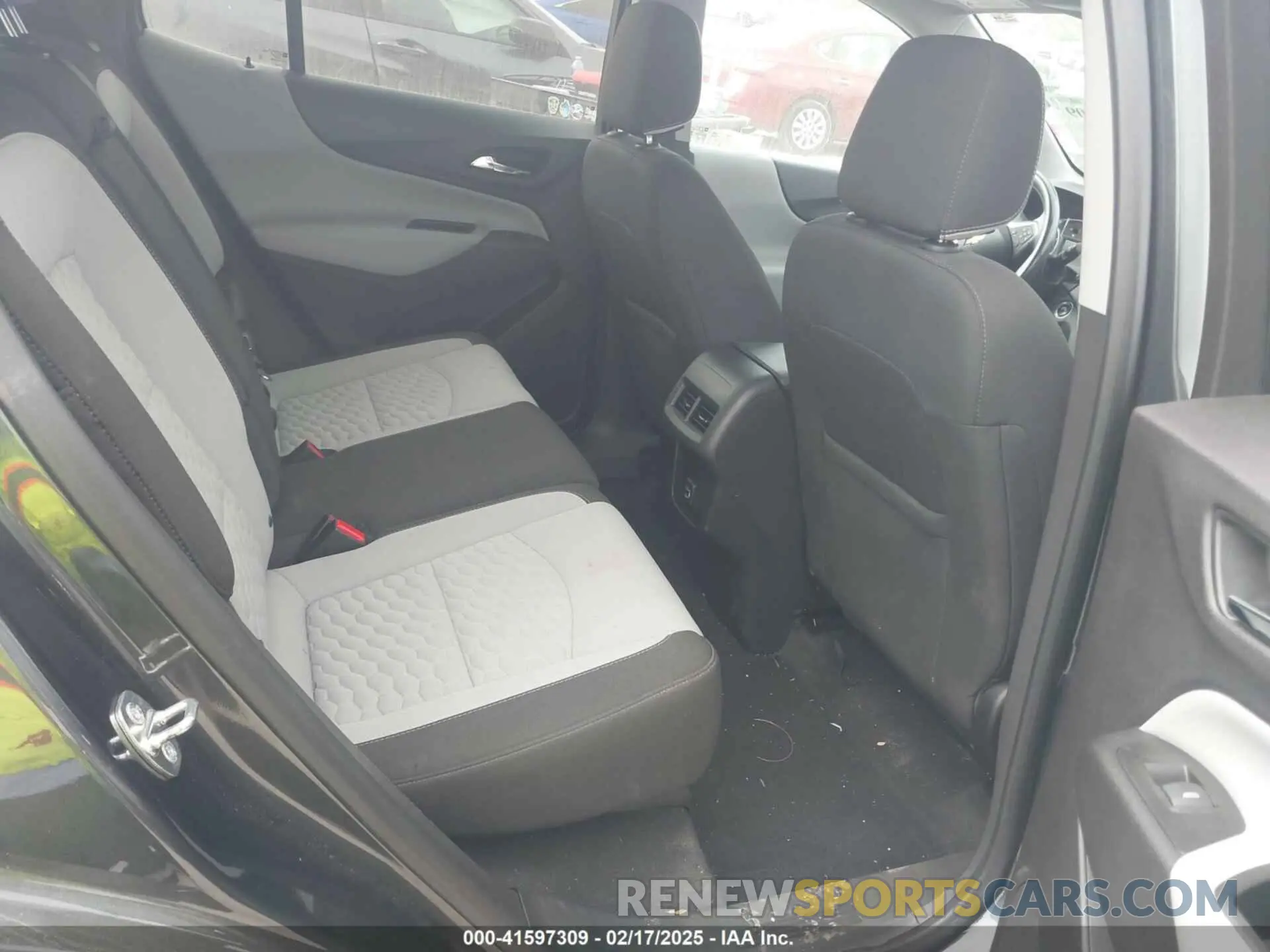 8 Фотография поврежденного автомобиля 3GNAXKEV4LS513837 CHEVROLET EQUINOX 2020