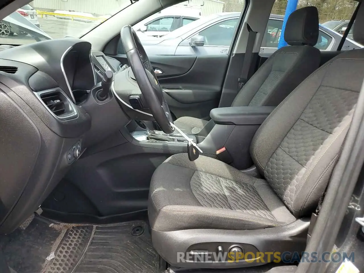 7 Photograph of a damaged car 3GNAXKEV4LS564013 CHEVROLET EQUINOX 2020