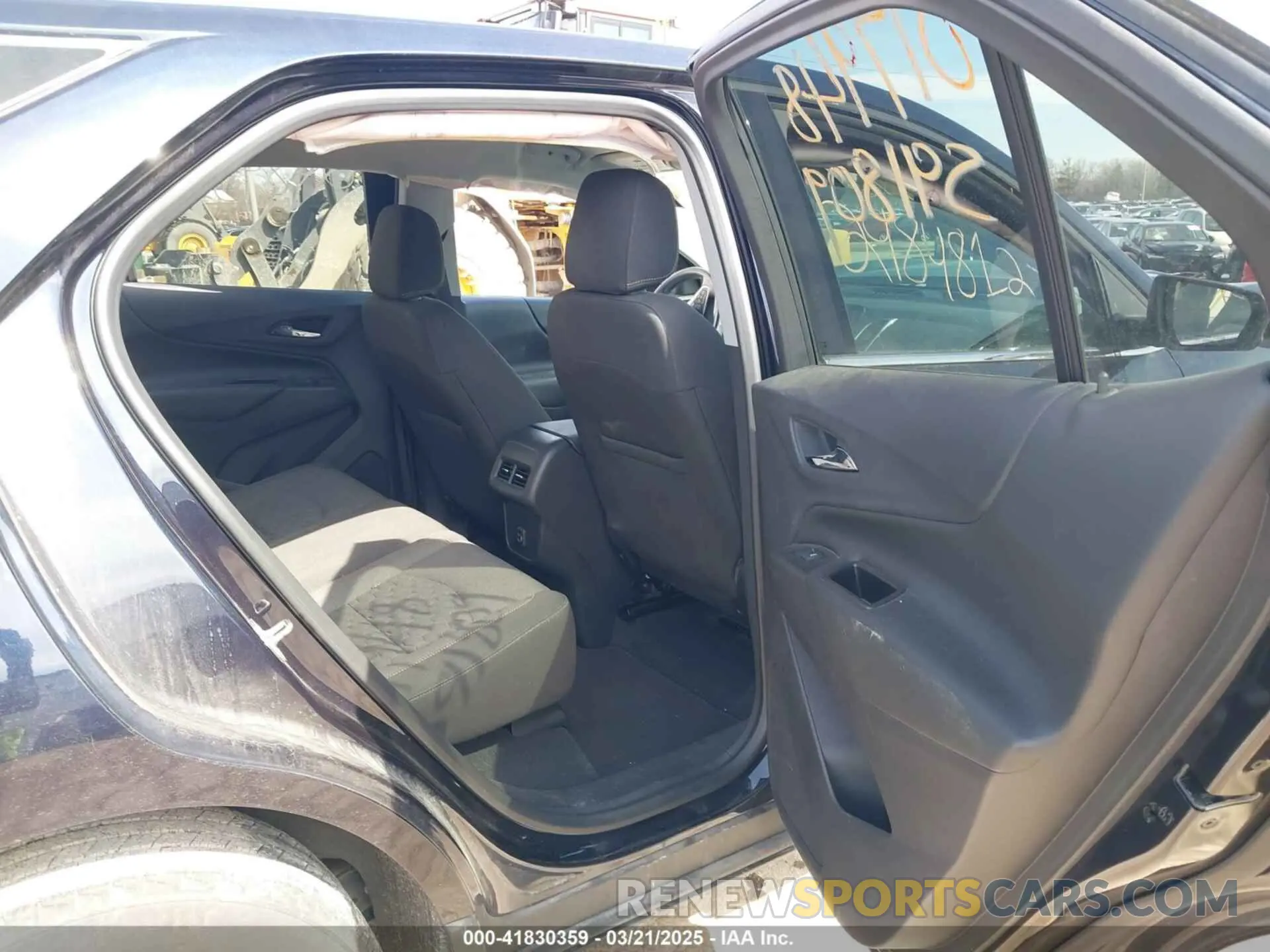 8 Фотография поврежденного автомобиля 3GNAXKEV4LS591809 CHEVROLET EQUINOX 2020