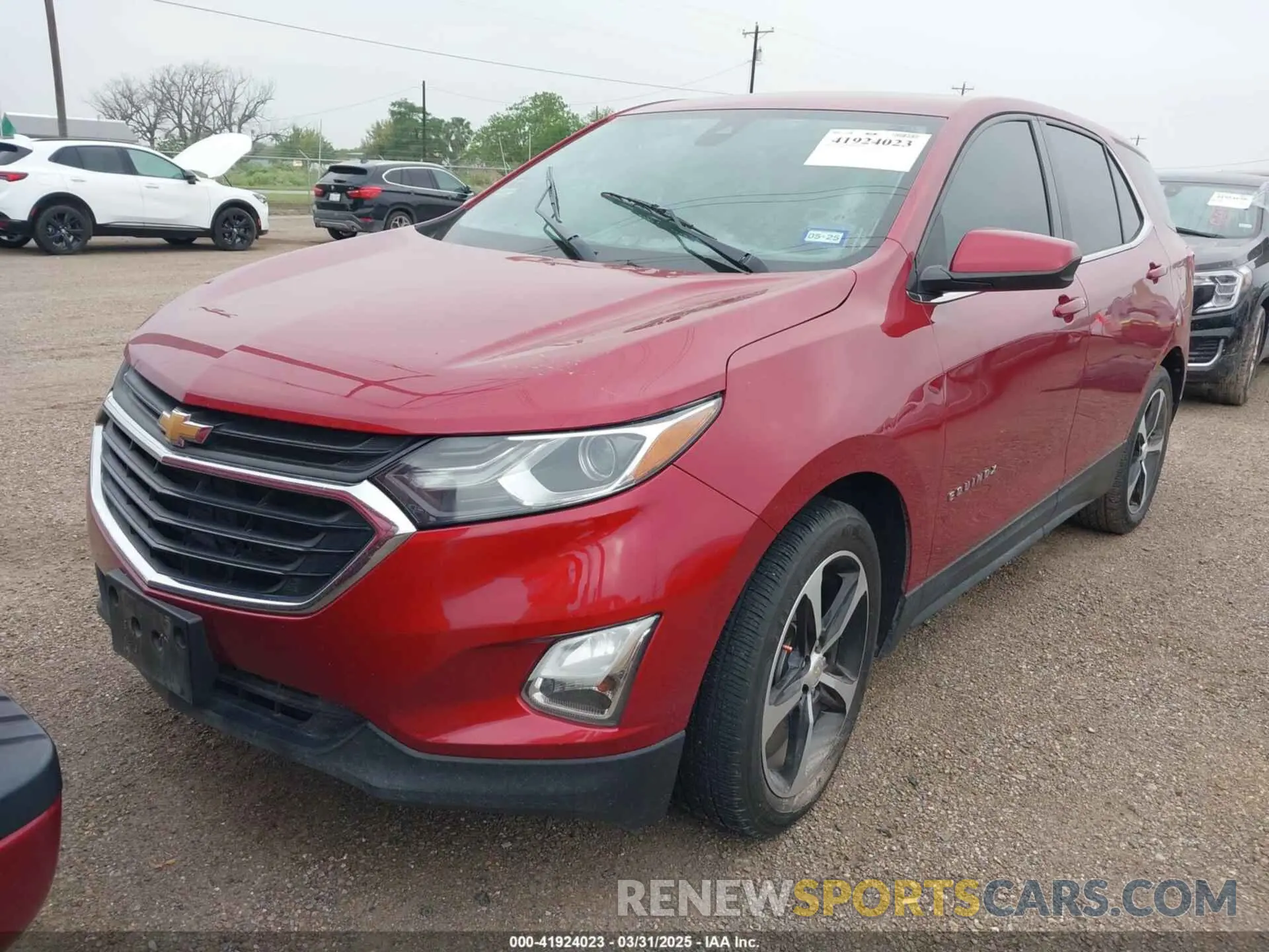 2 Photograph of a damaged car 3GNAXKEV4LS616675 CHEVROLET EQUINOX 2020