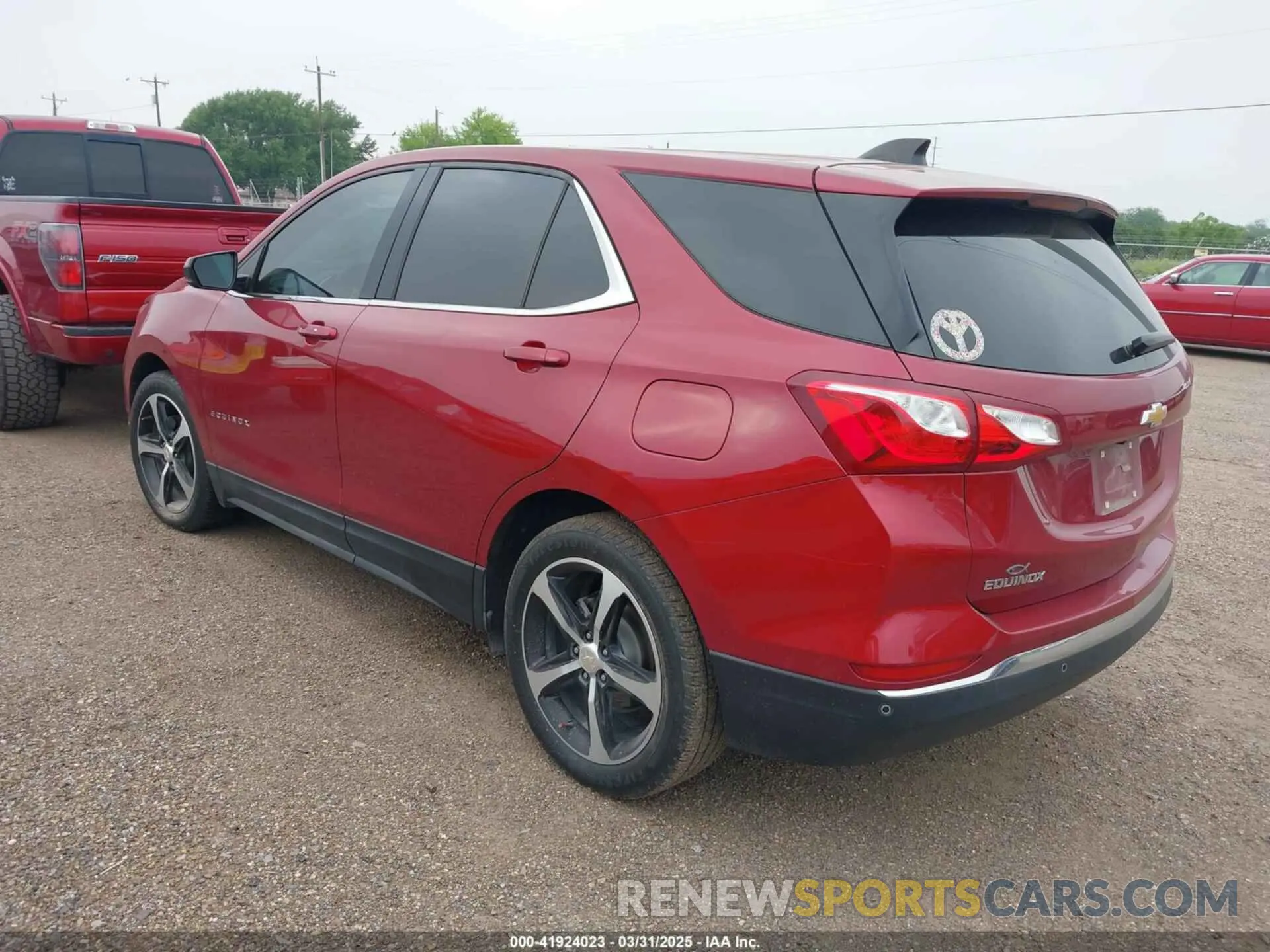 3 Photograph of a damaged car 3GNAXKEV4LS616675 CHEVROLET EQUINOX 2020
