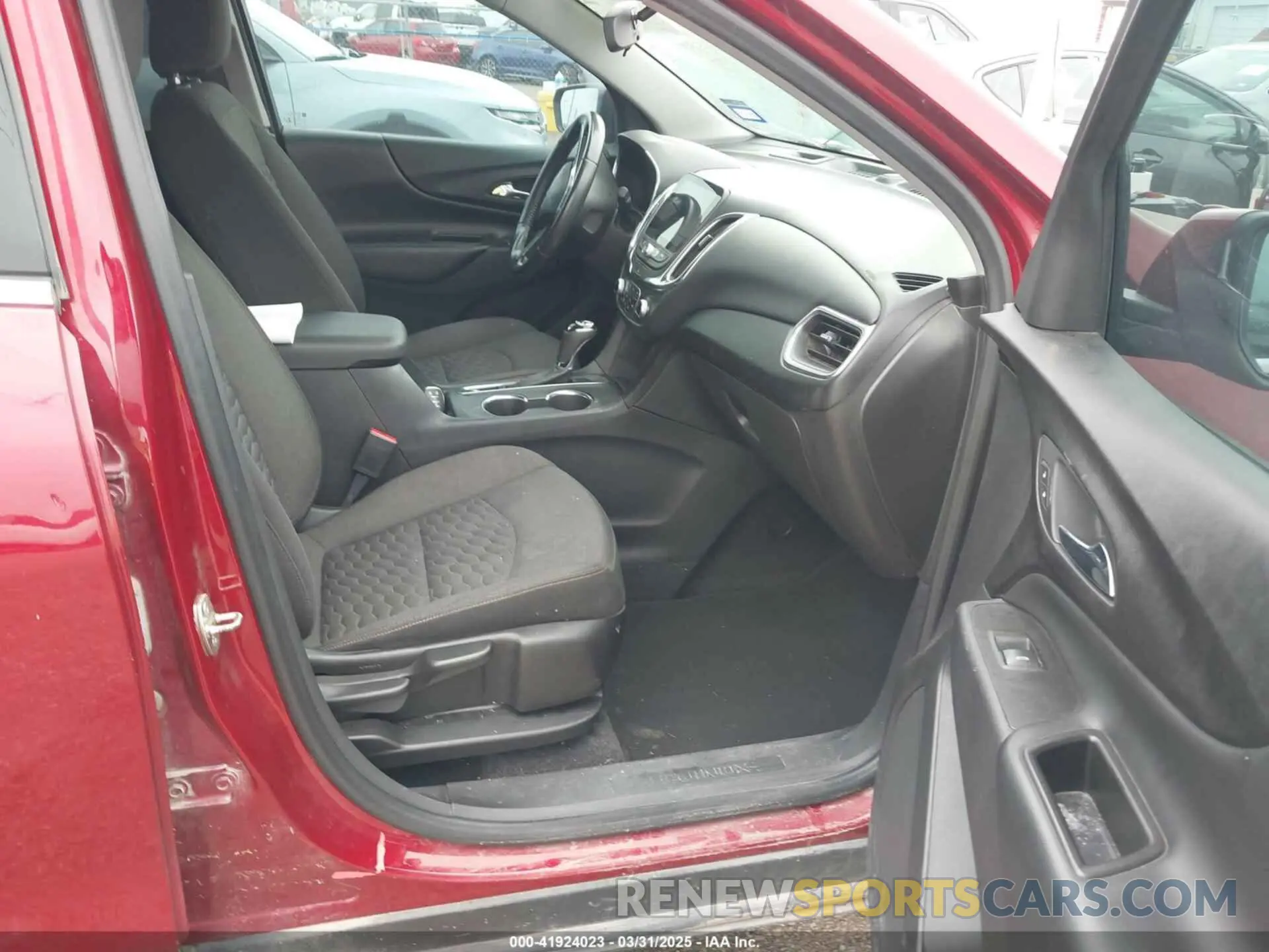 5 Photograph of a damaged car 3GNAXKEV4LS616675 CHEVROLET EQUINOX 2020