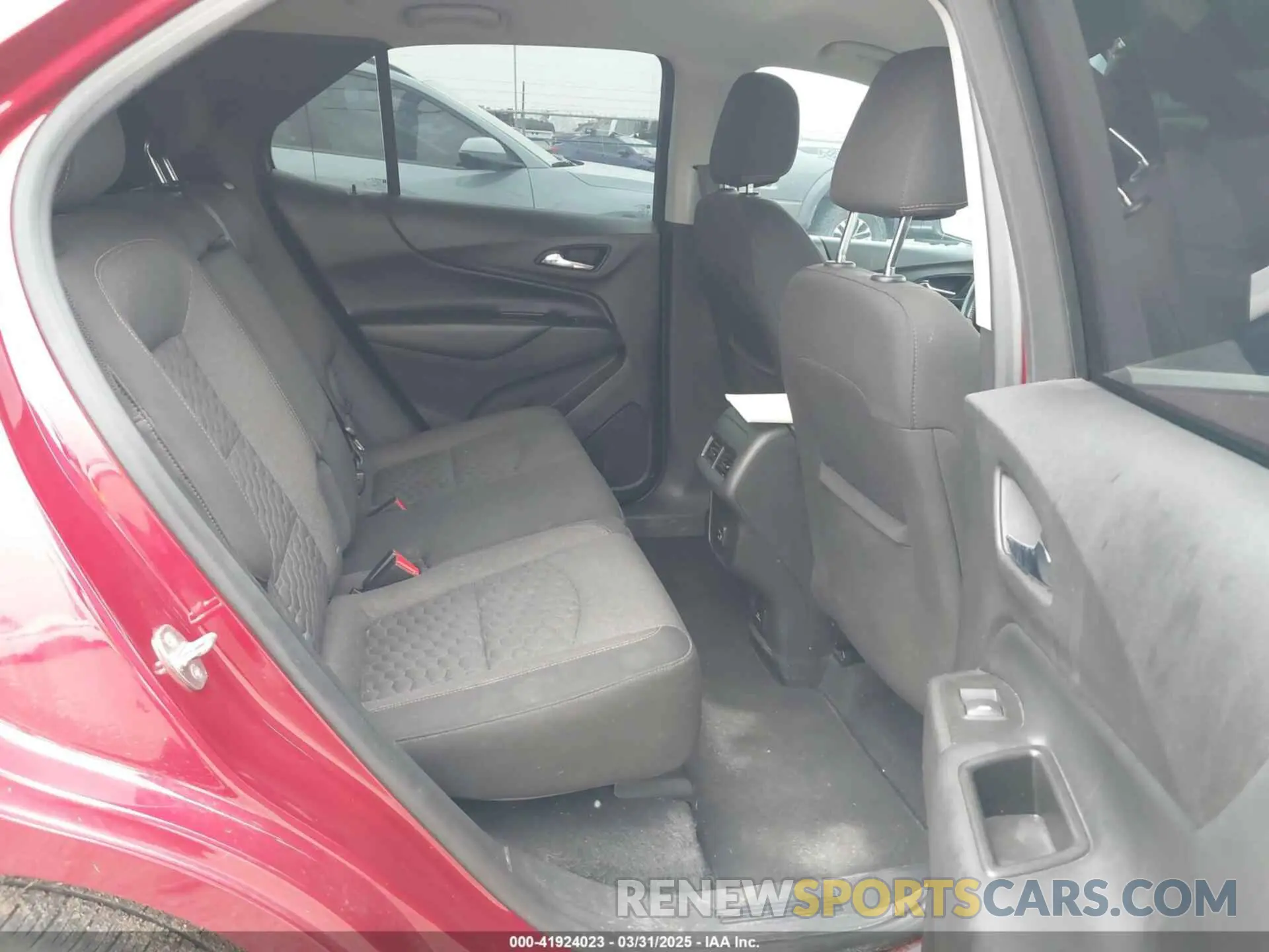 8 Photograph of a damaged car 3GNAXKEV4LS616675 CHEVROLET EQUINOX 2020