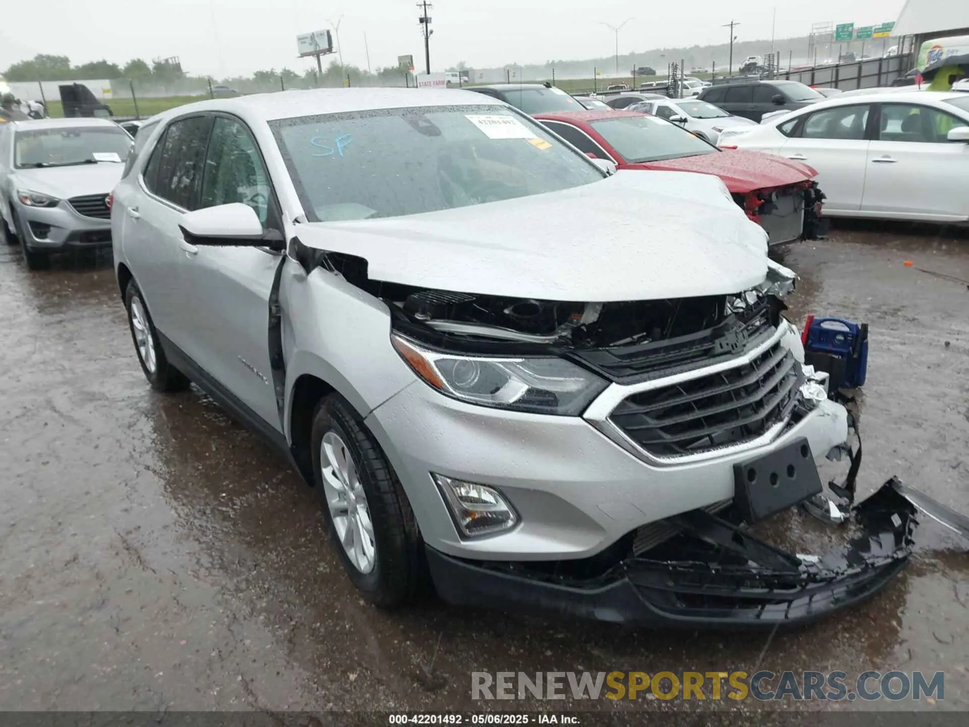 1 Photograph of a damaged car 3GNAXKEV4LS717487 CHEVROLET EQUINOX 2020