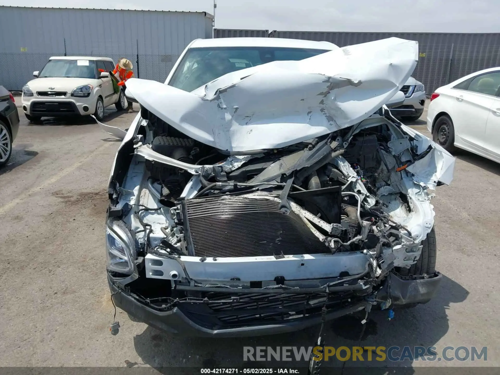 13 Photograph of a damaged car 3GNAXKEV4LS734922 CHEVROLET EQUINOX 2020