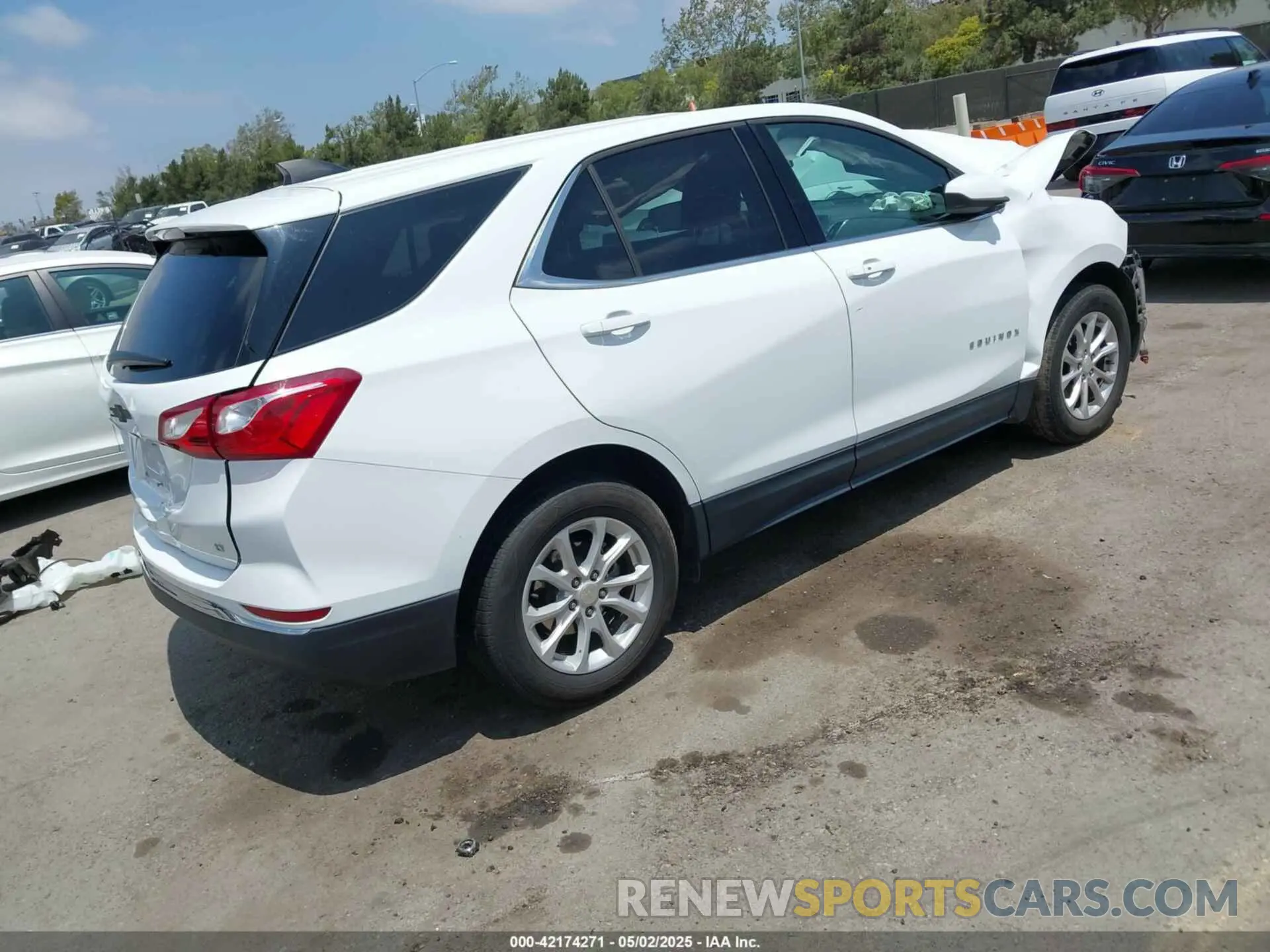 4 Photograph of a damaged car 3GNAXKEV4LS734922 CHEVROLET EQUINOX 2020